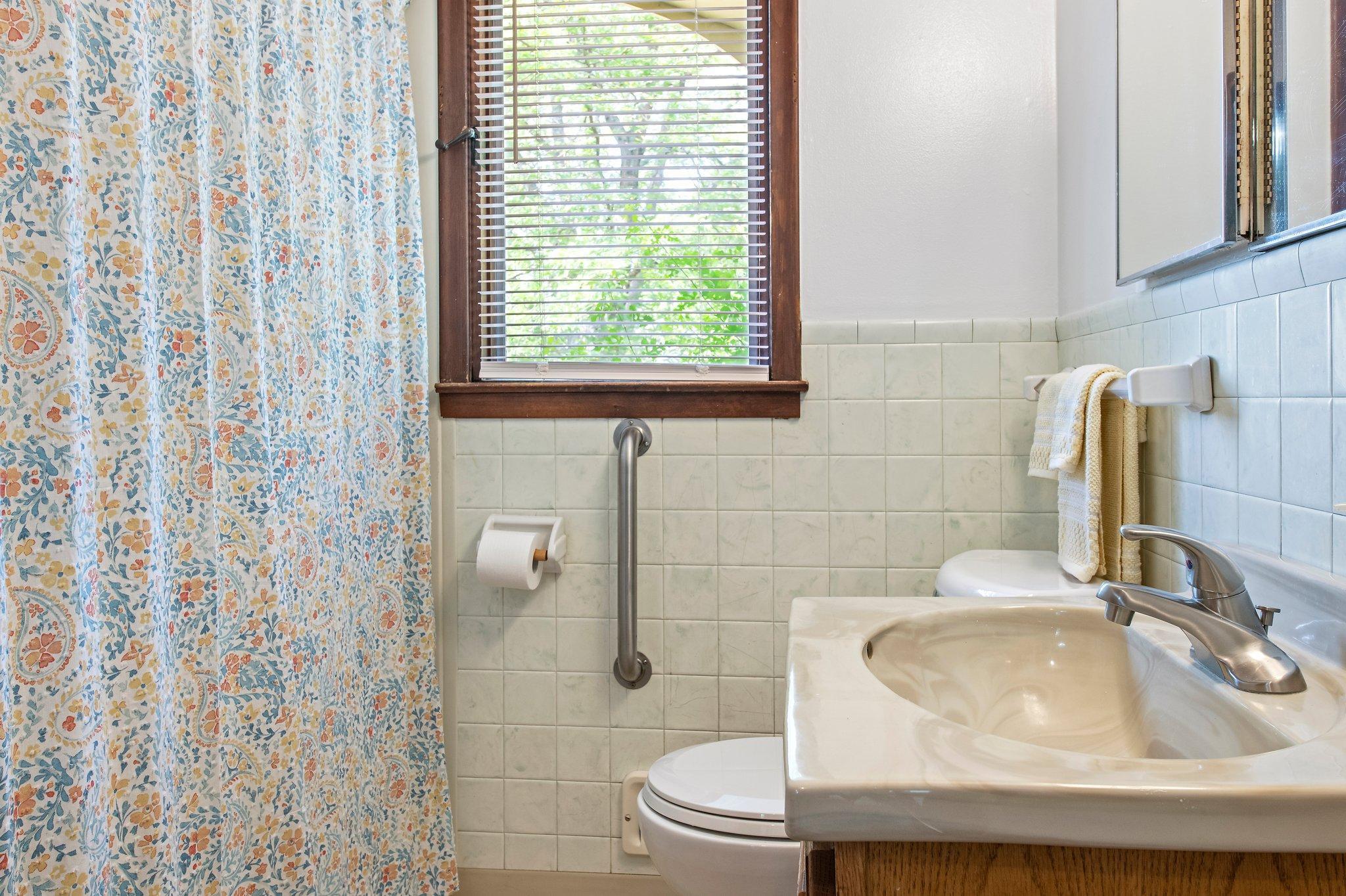 11201 Bittersweet Street NW