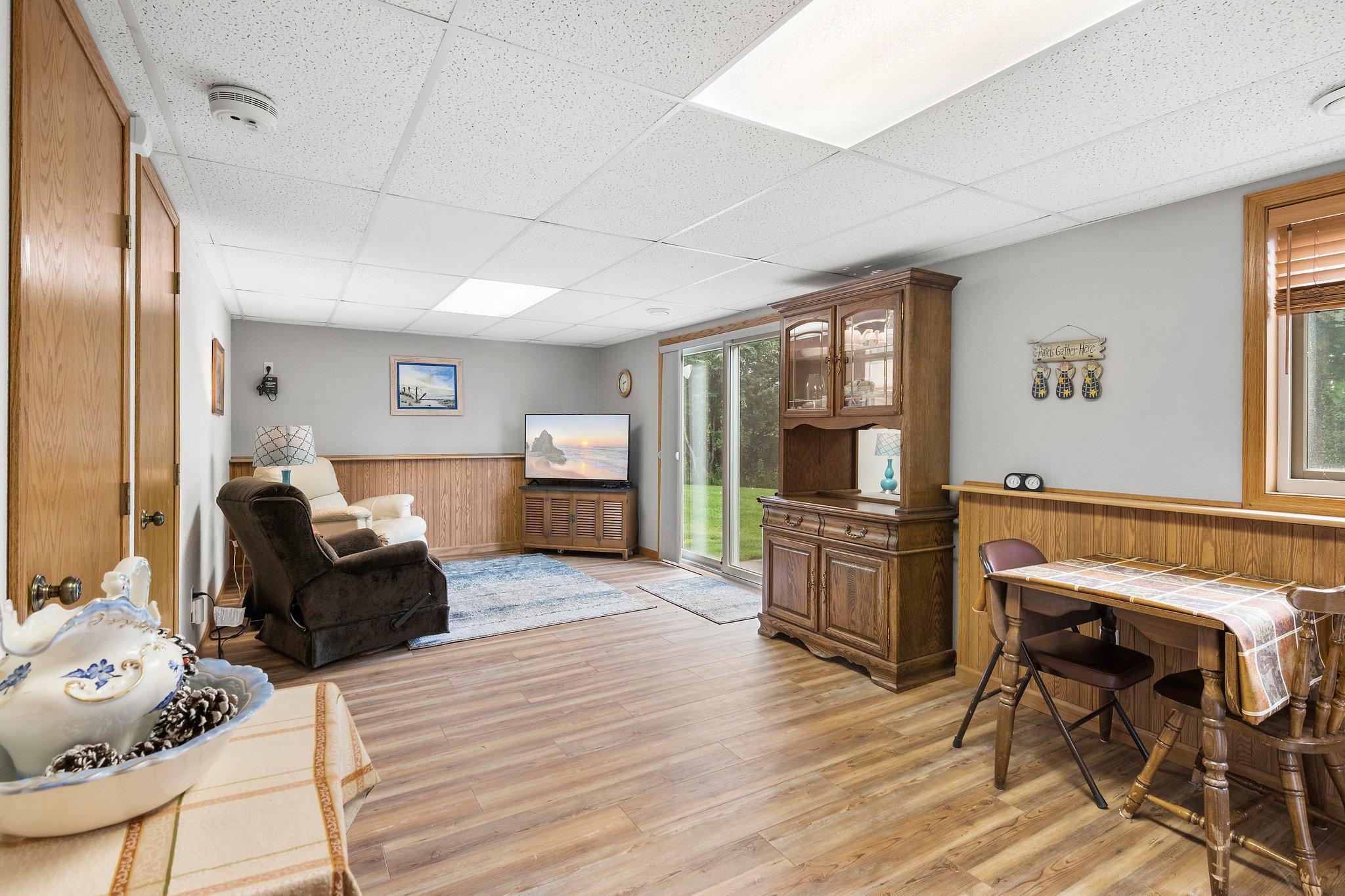 31787 Lakeway Drive NE