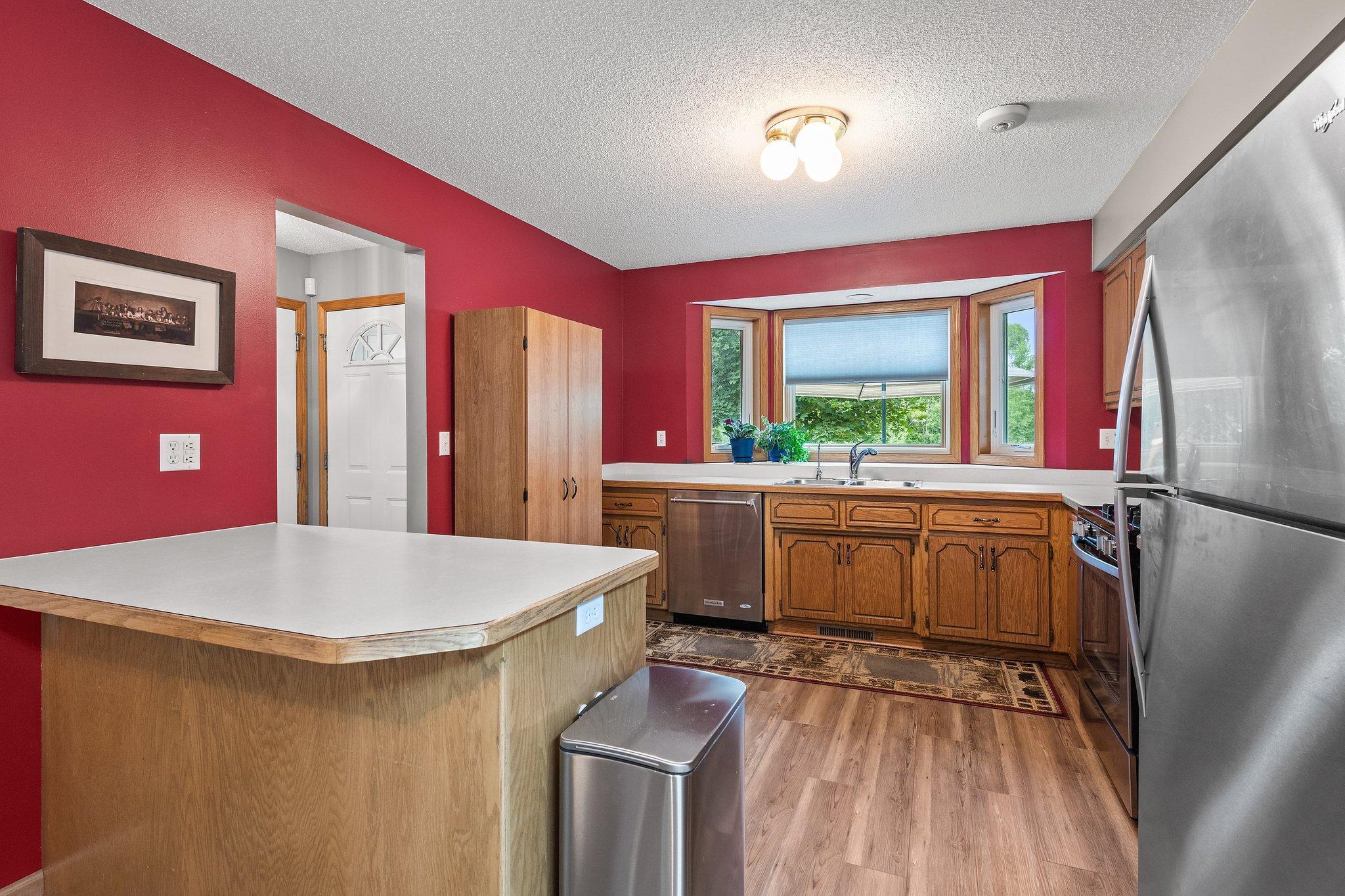 31787 Lakeway Drive NE