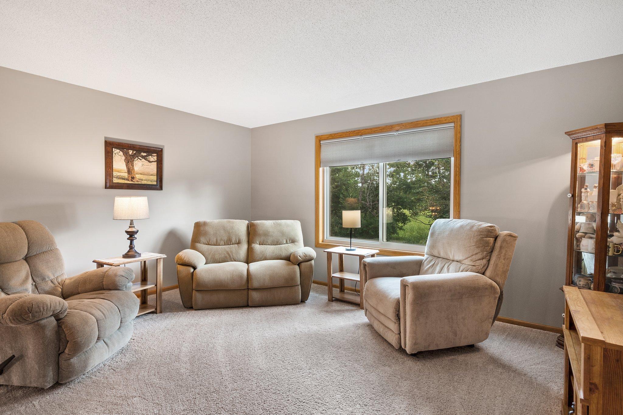 31787 Lakeway Drive NE