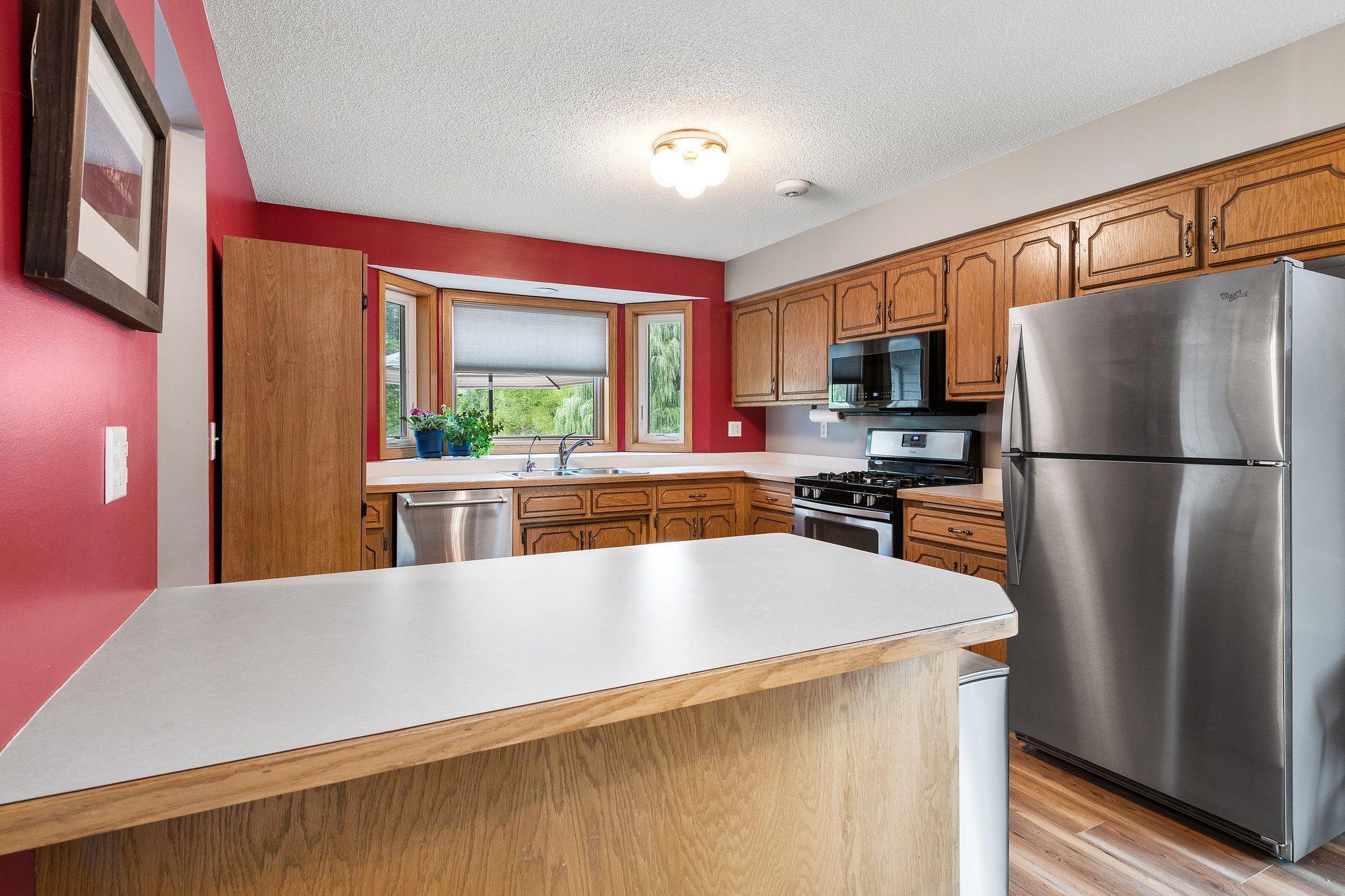 31787 Lakeway Drive NE