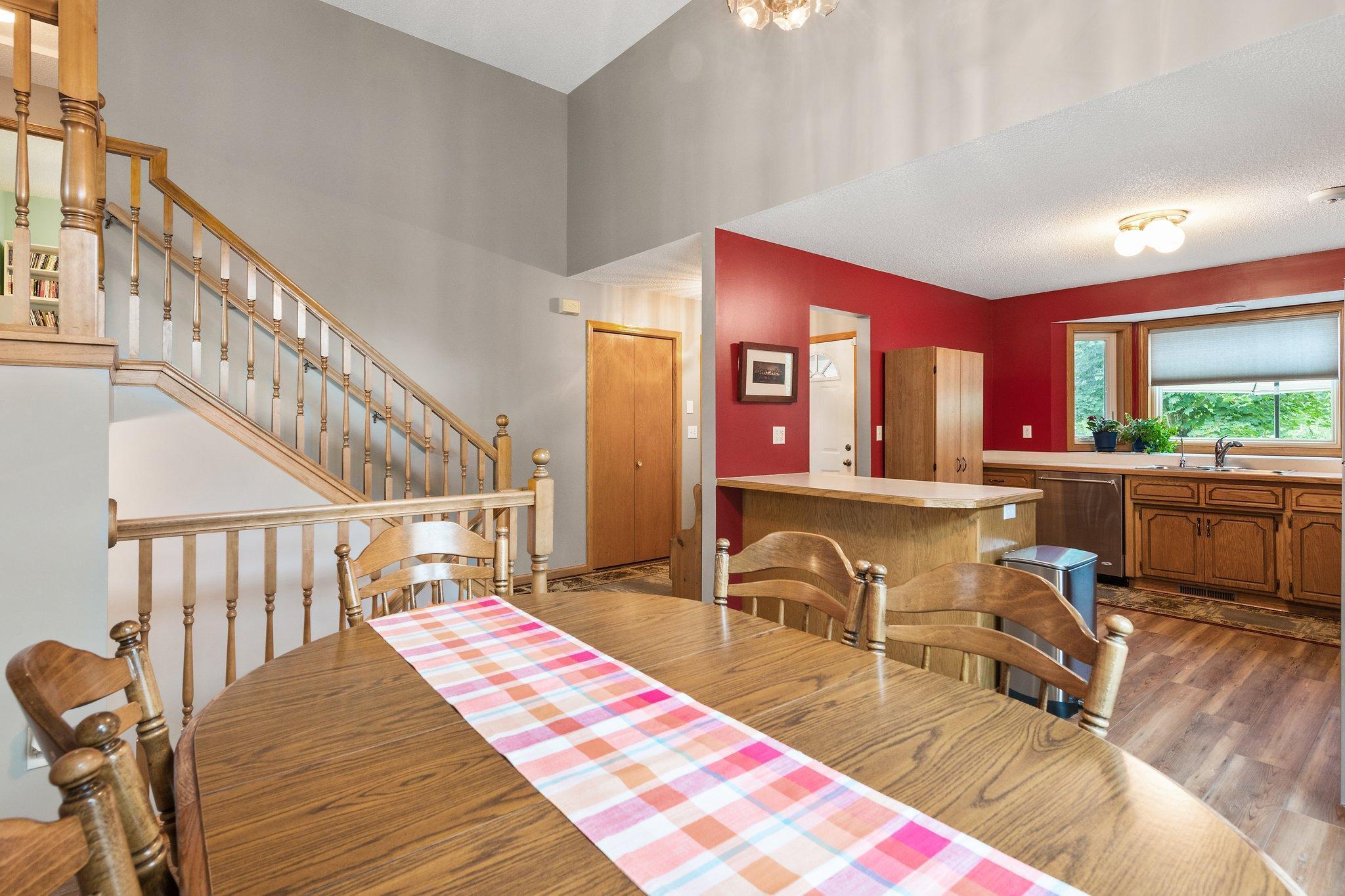 31787 Lakeway Drive NE