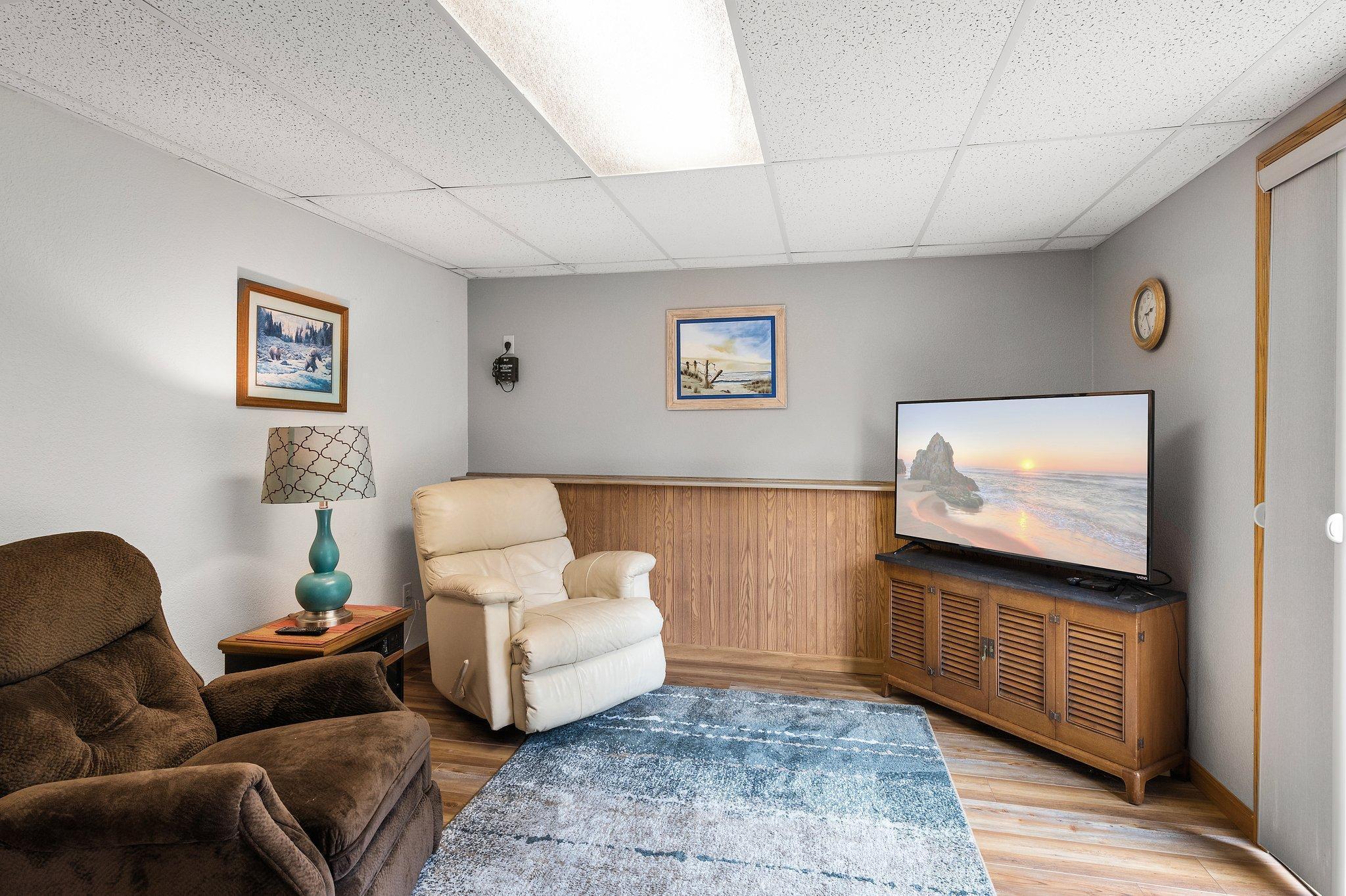 31787 Lakeway Drive NE