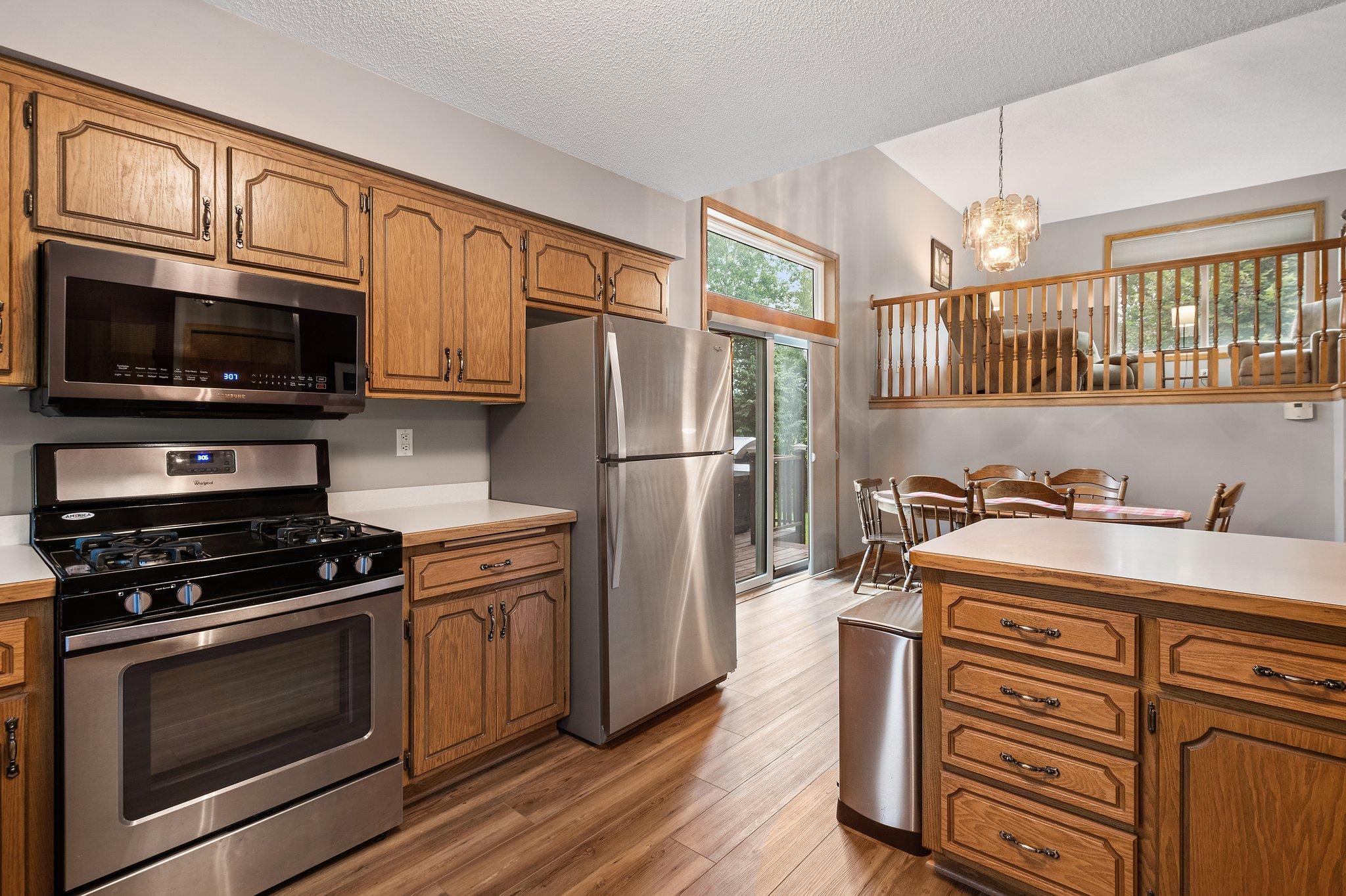 31787 Lakeway Drive NE