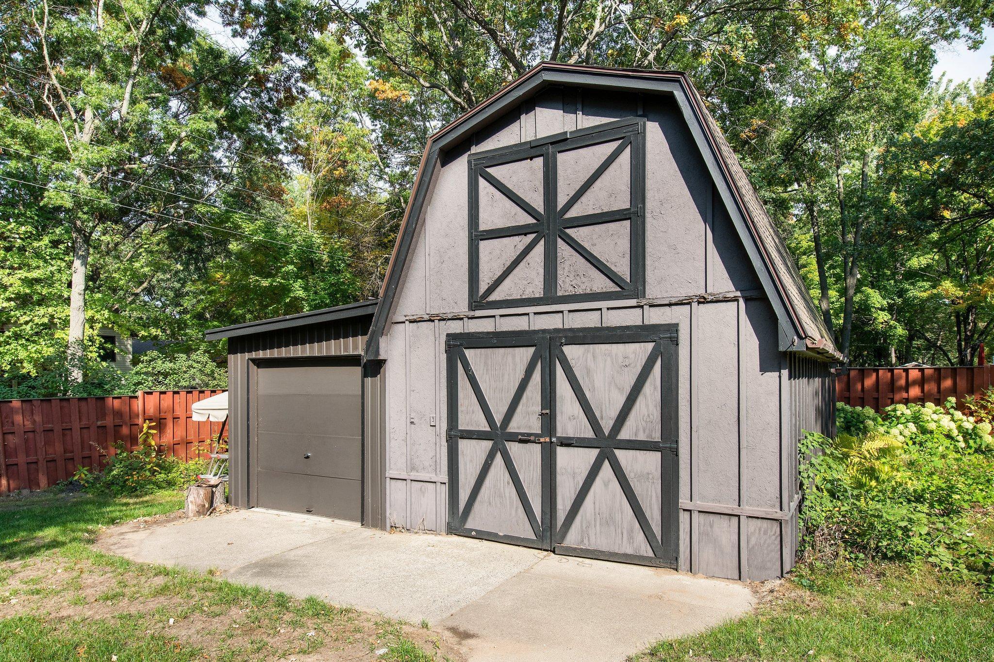 2965 Juniper Street S