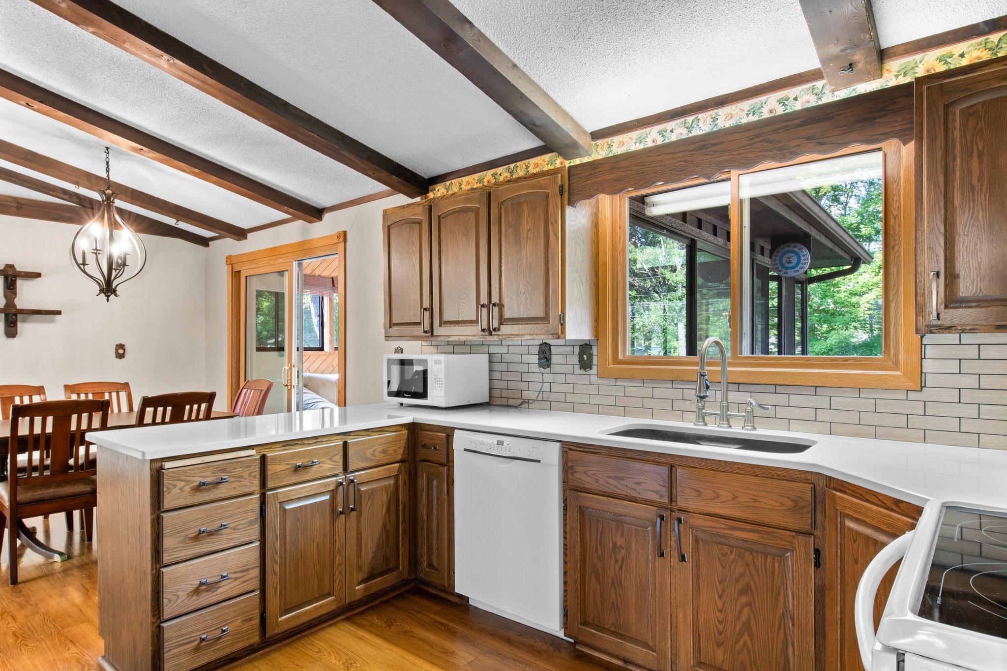 2965 Juniper Street S