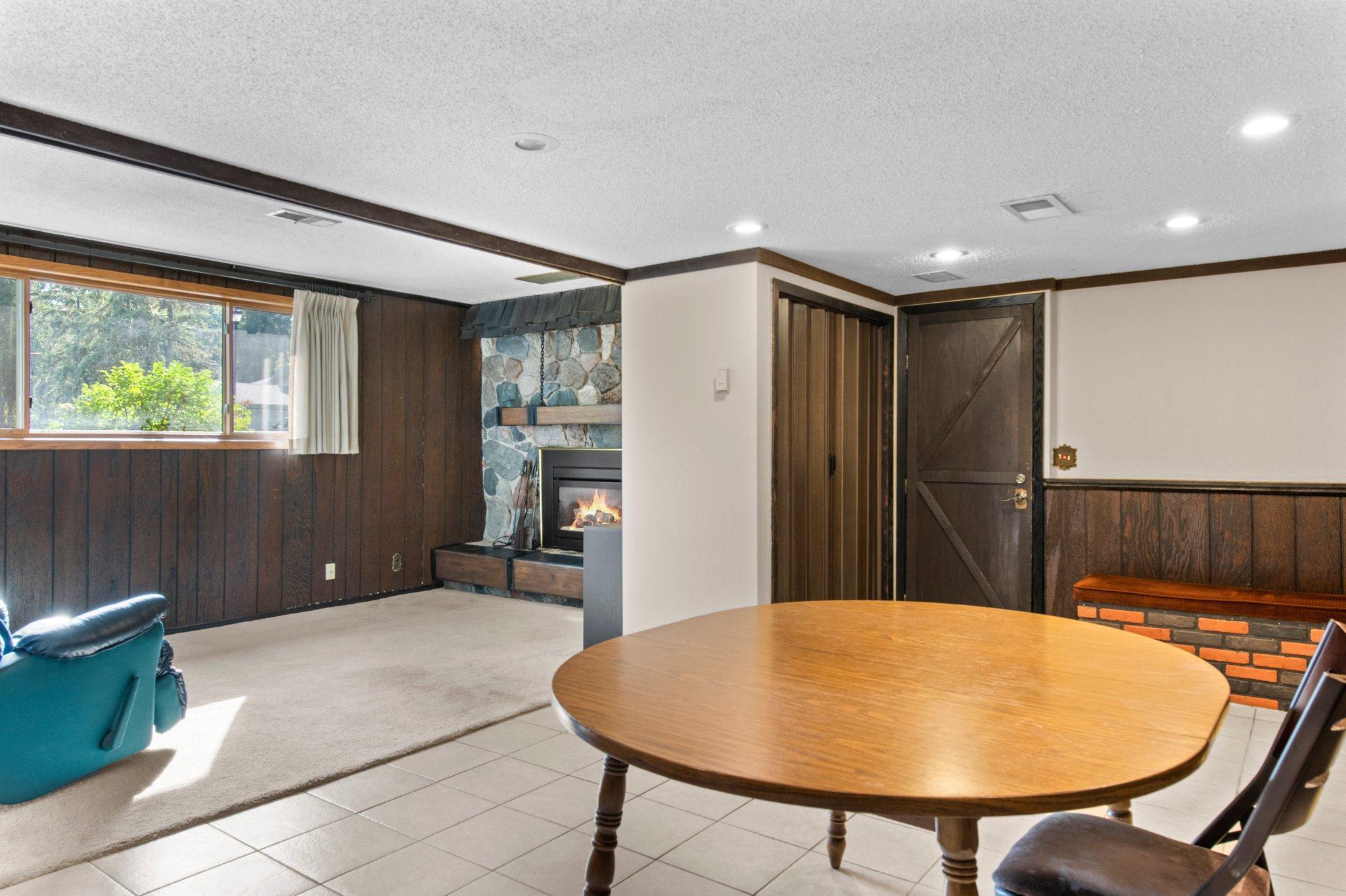 2965 Juniper Street S