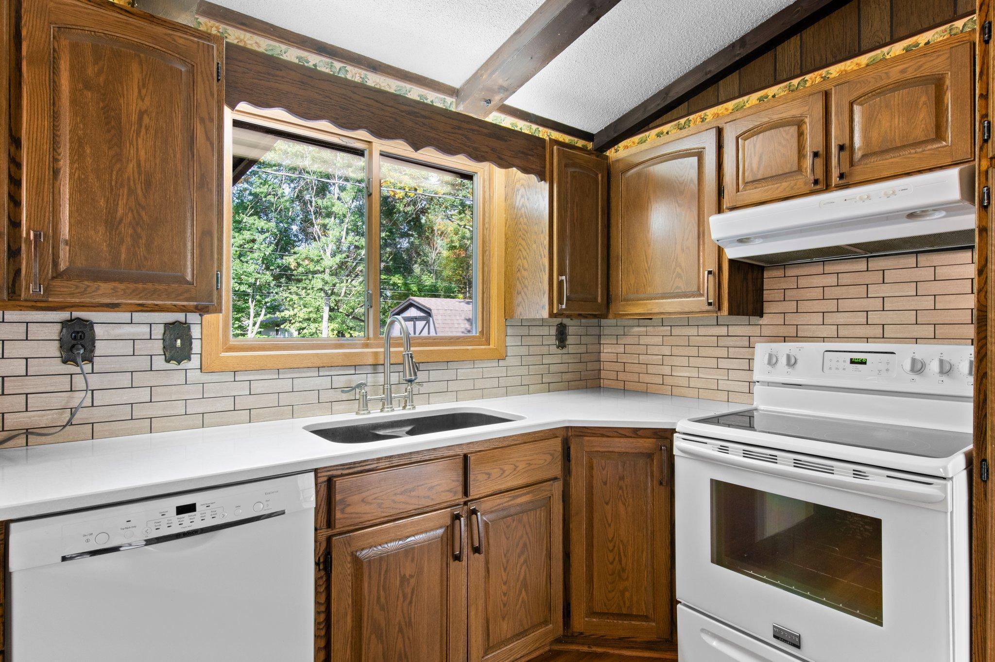 2965 Juniper Street S