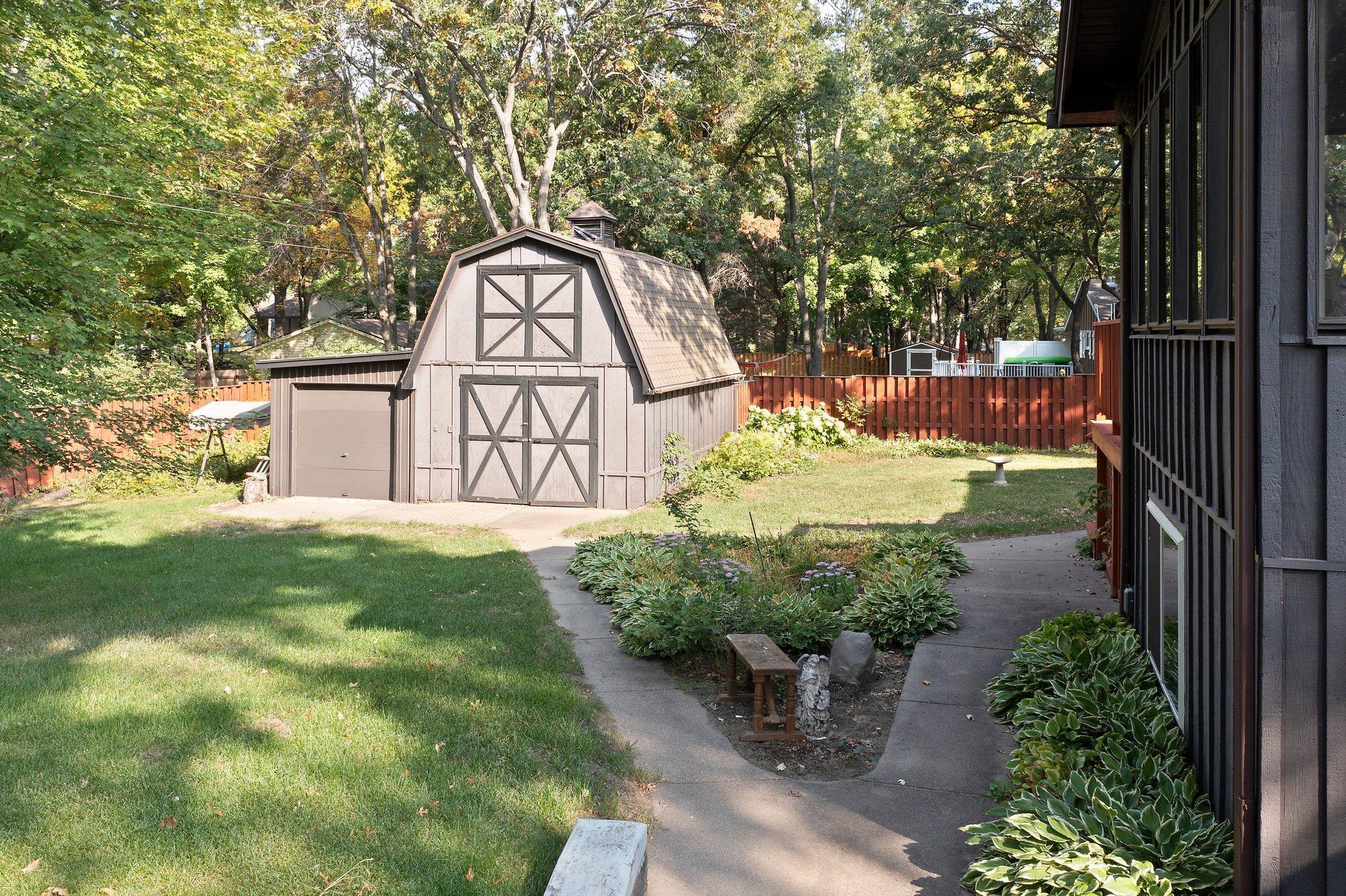 2965 Juniper Street S