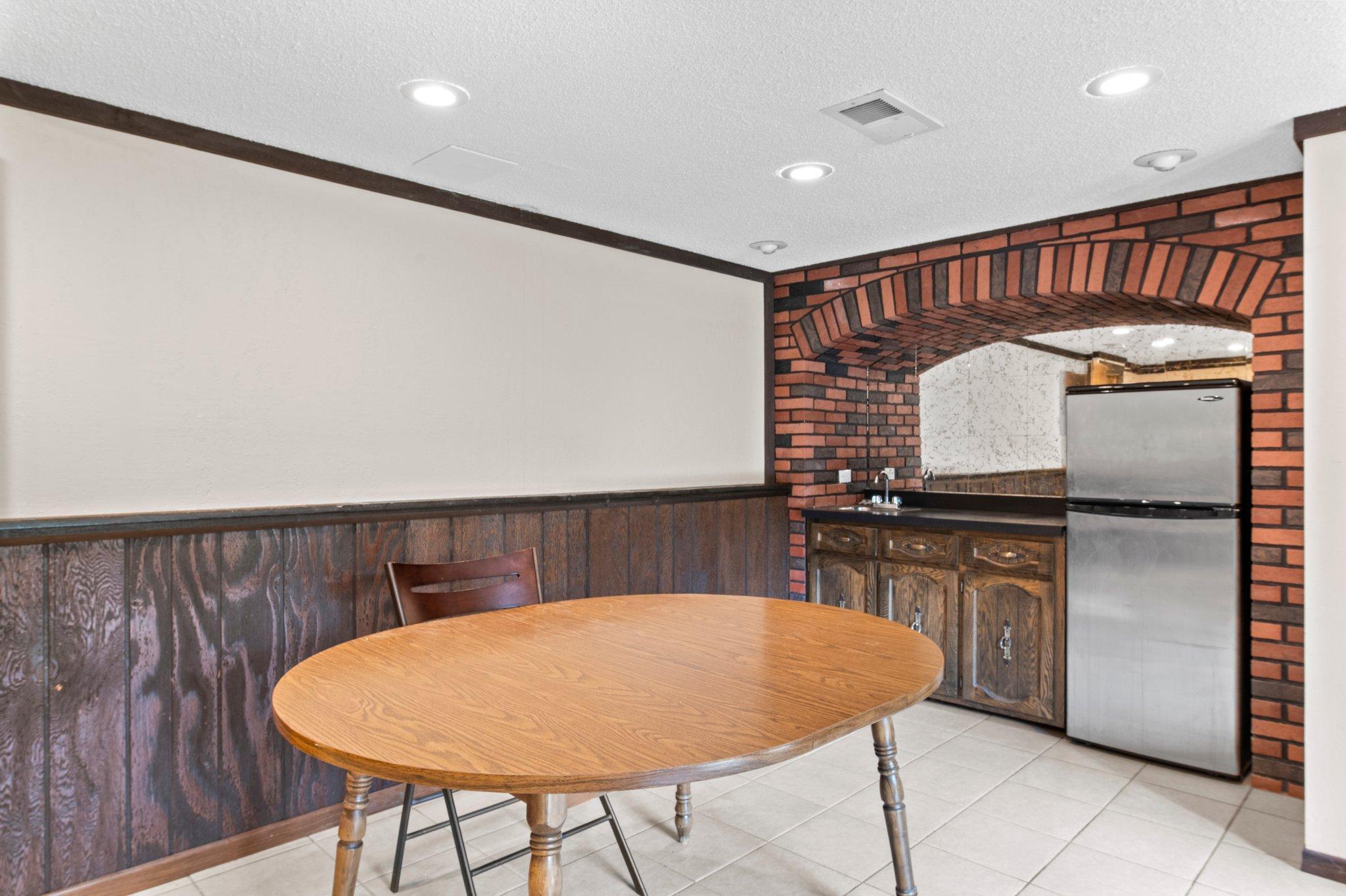 2965 Juniper Street S