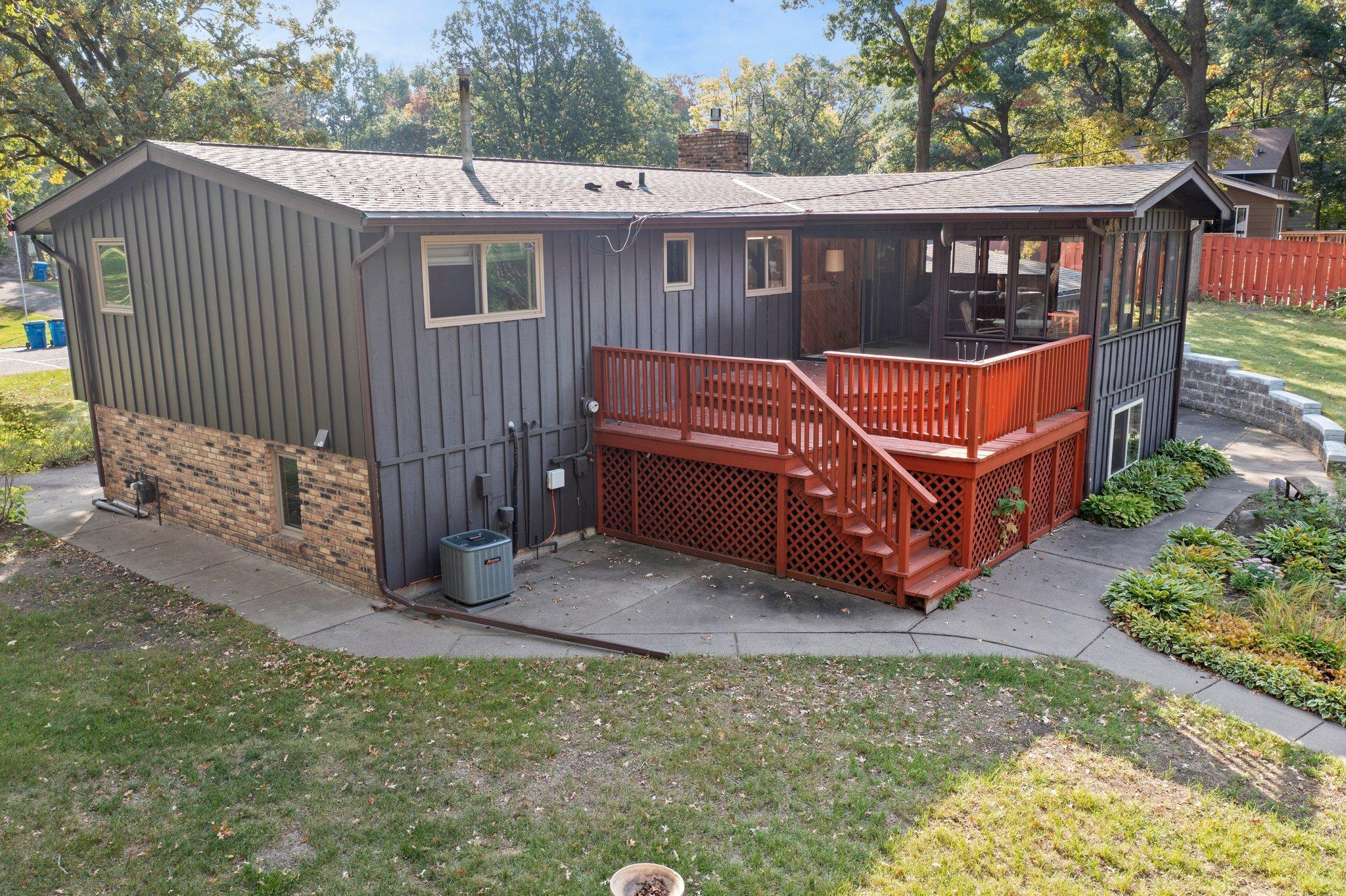 2965 Juniper Street S