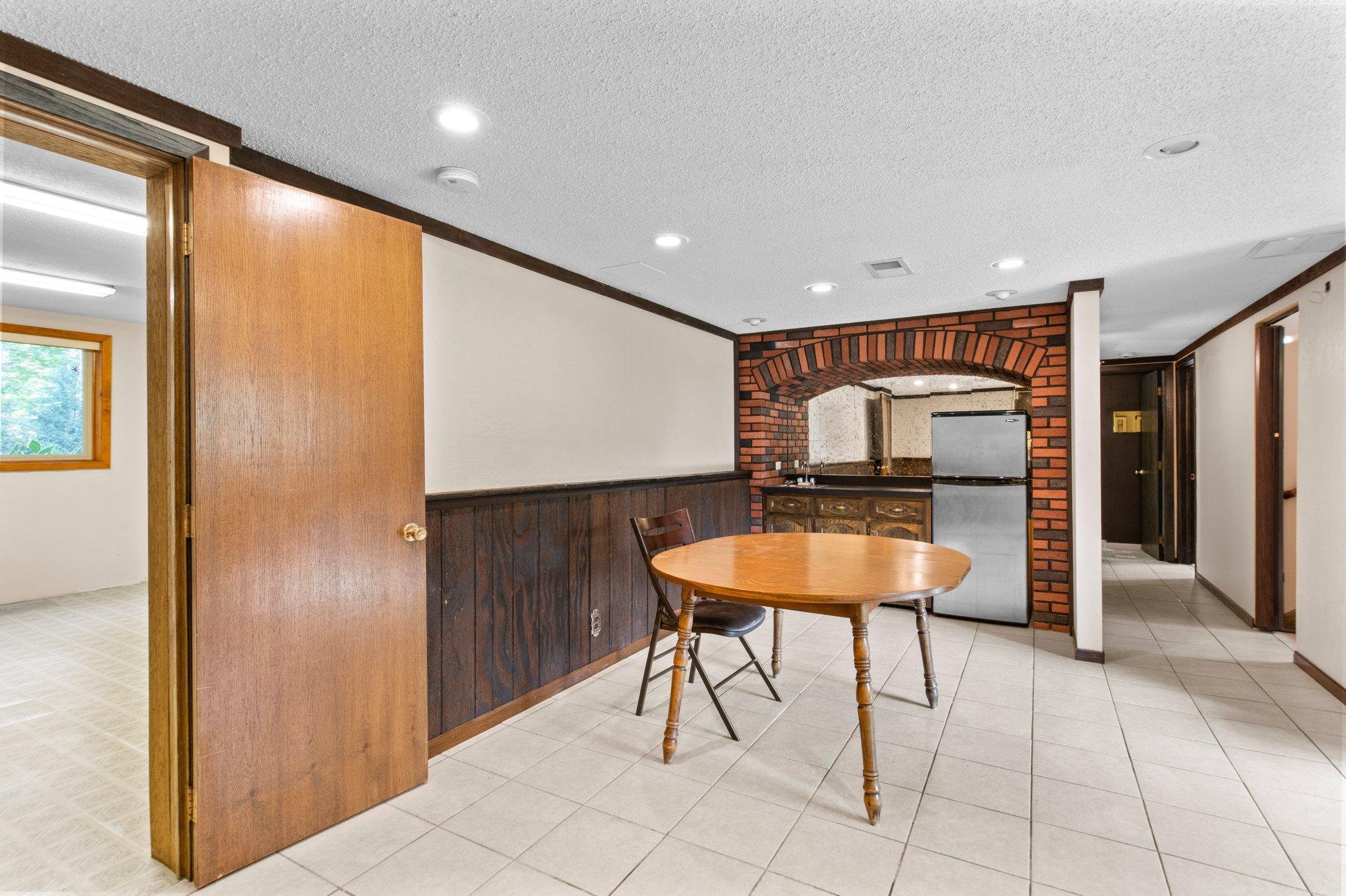 2965 Juniper Street S