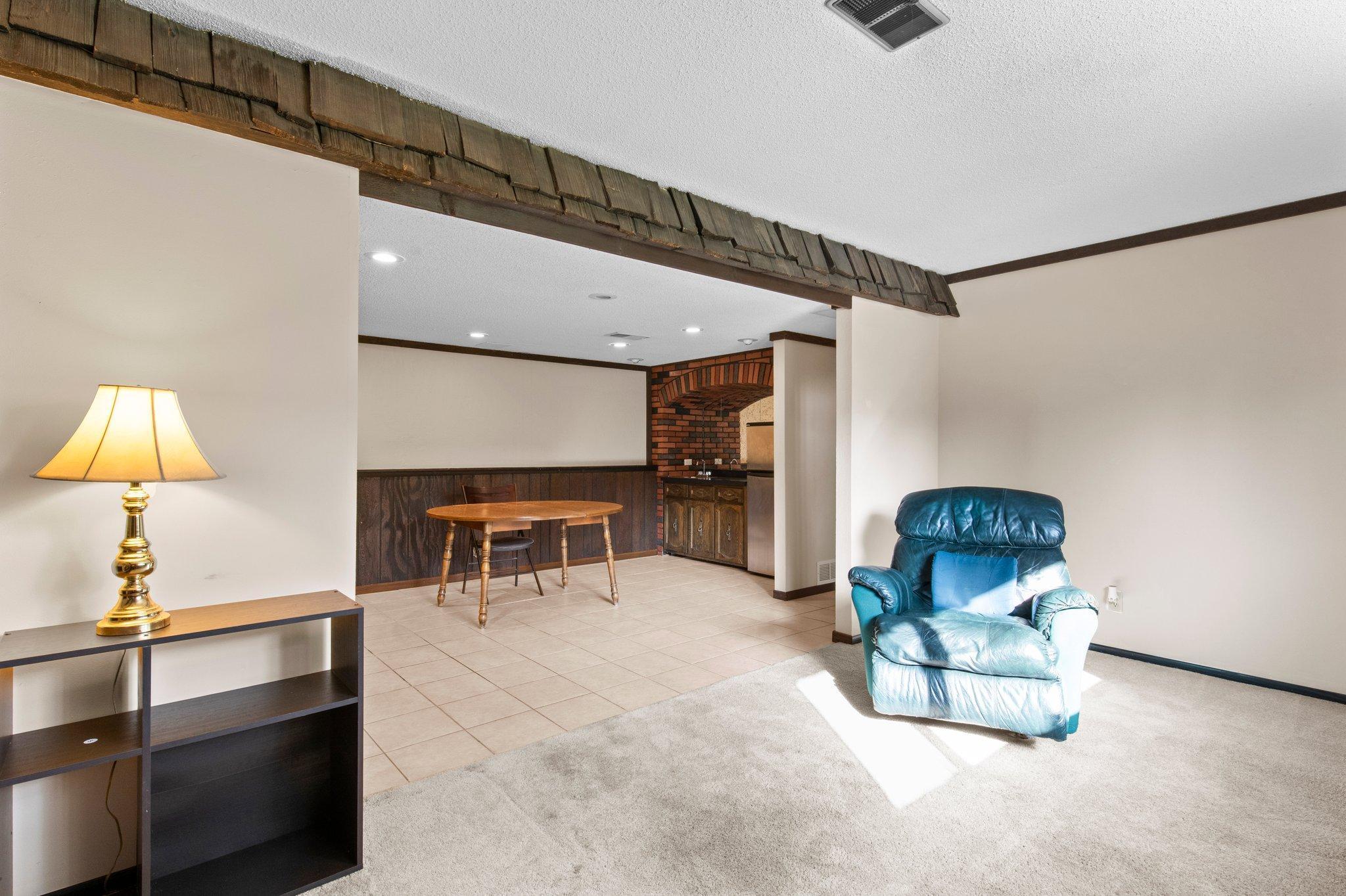 2965 Juniper Street S