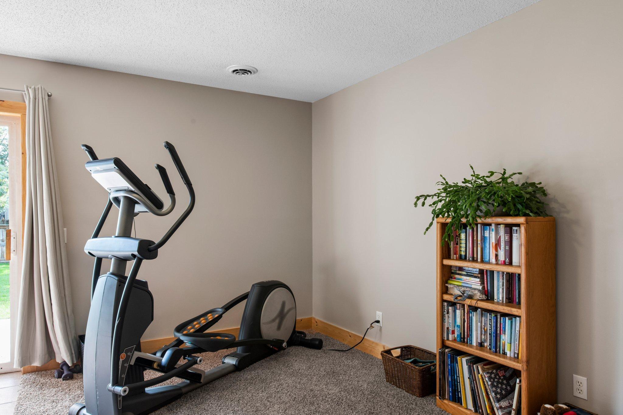 2200 Bridgewater Boulevard S