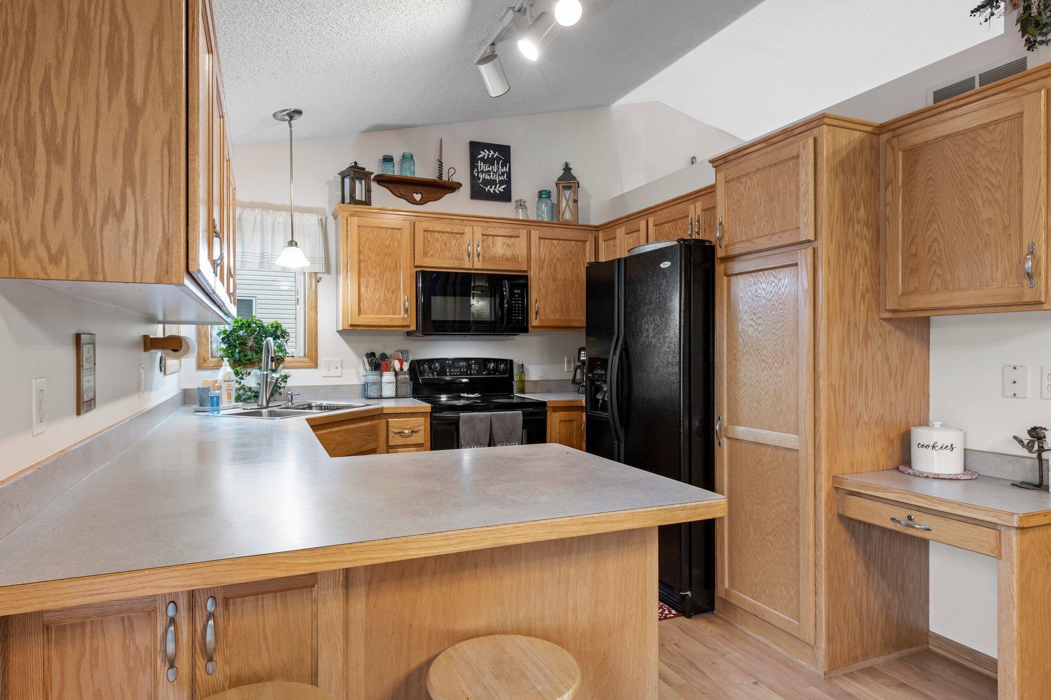 2200 Bridgewater Boulevard S