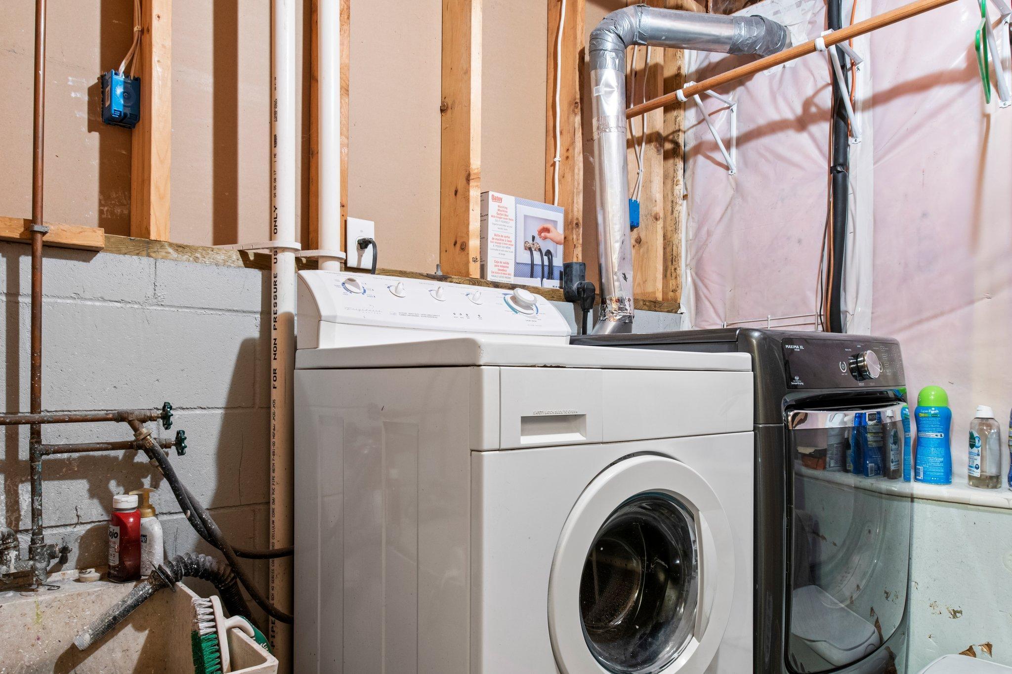 2200 Bridgewater Boulevard S