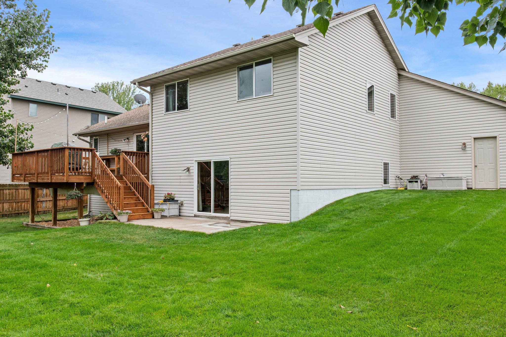 2200 Bridgewater Boulevard S