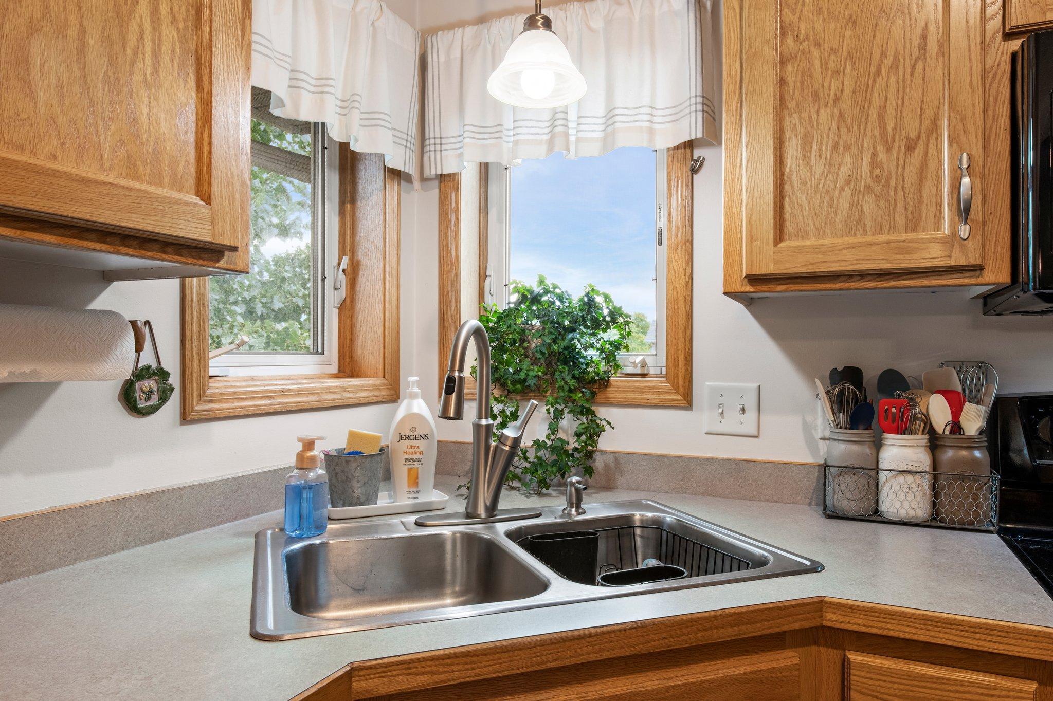 2200 Bridgewater Boulevard S