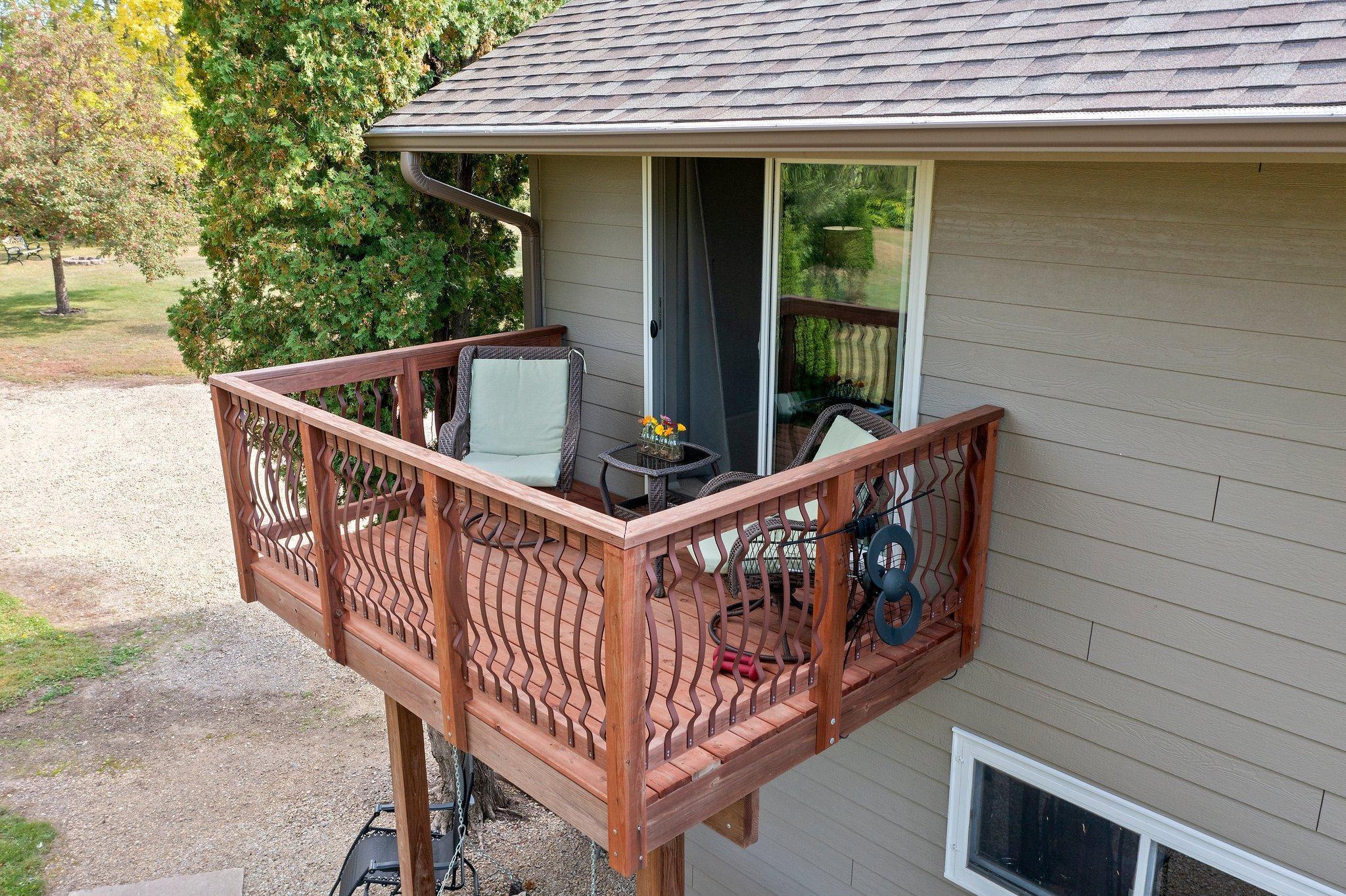 1009 Quail Street