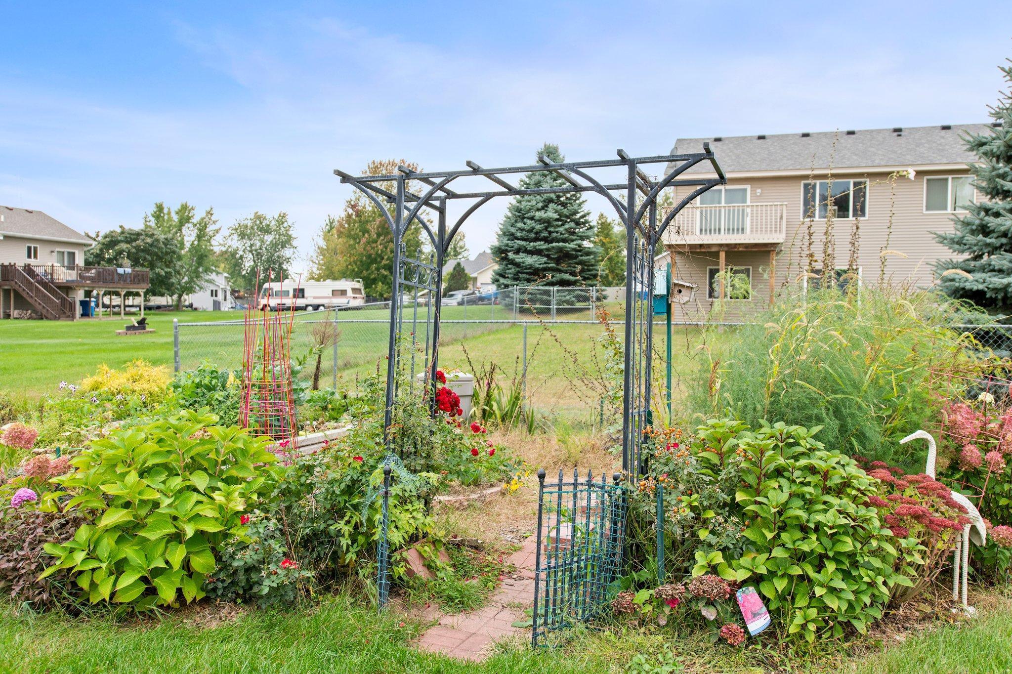 2085 Bridgewater Boulevard S