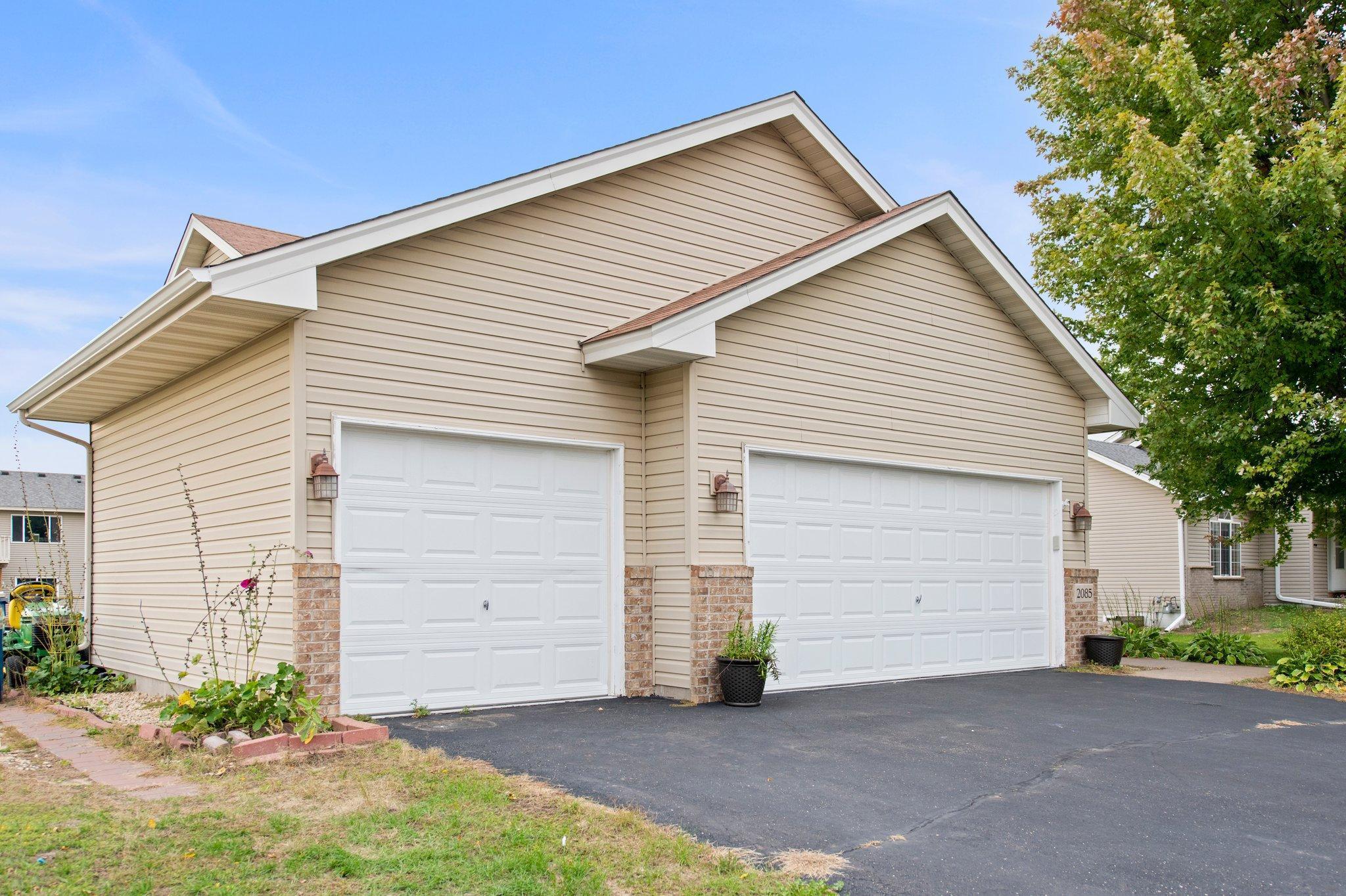 2085 Bridgewater Boulevard S