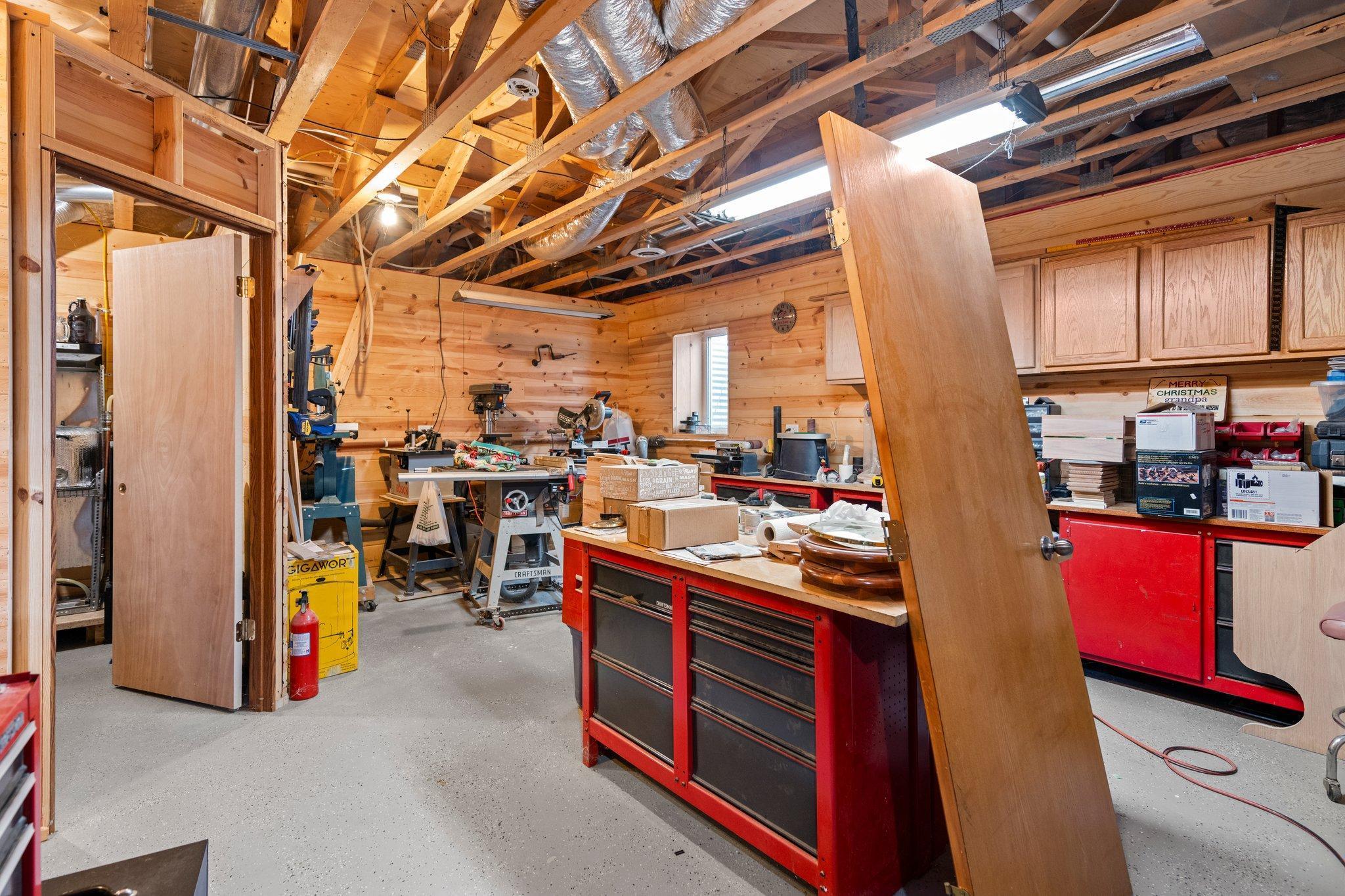 2085 Bridgewater Boulevard S