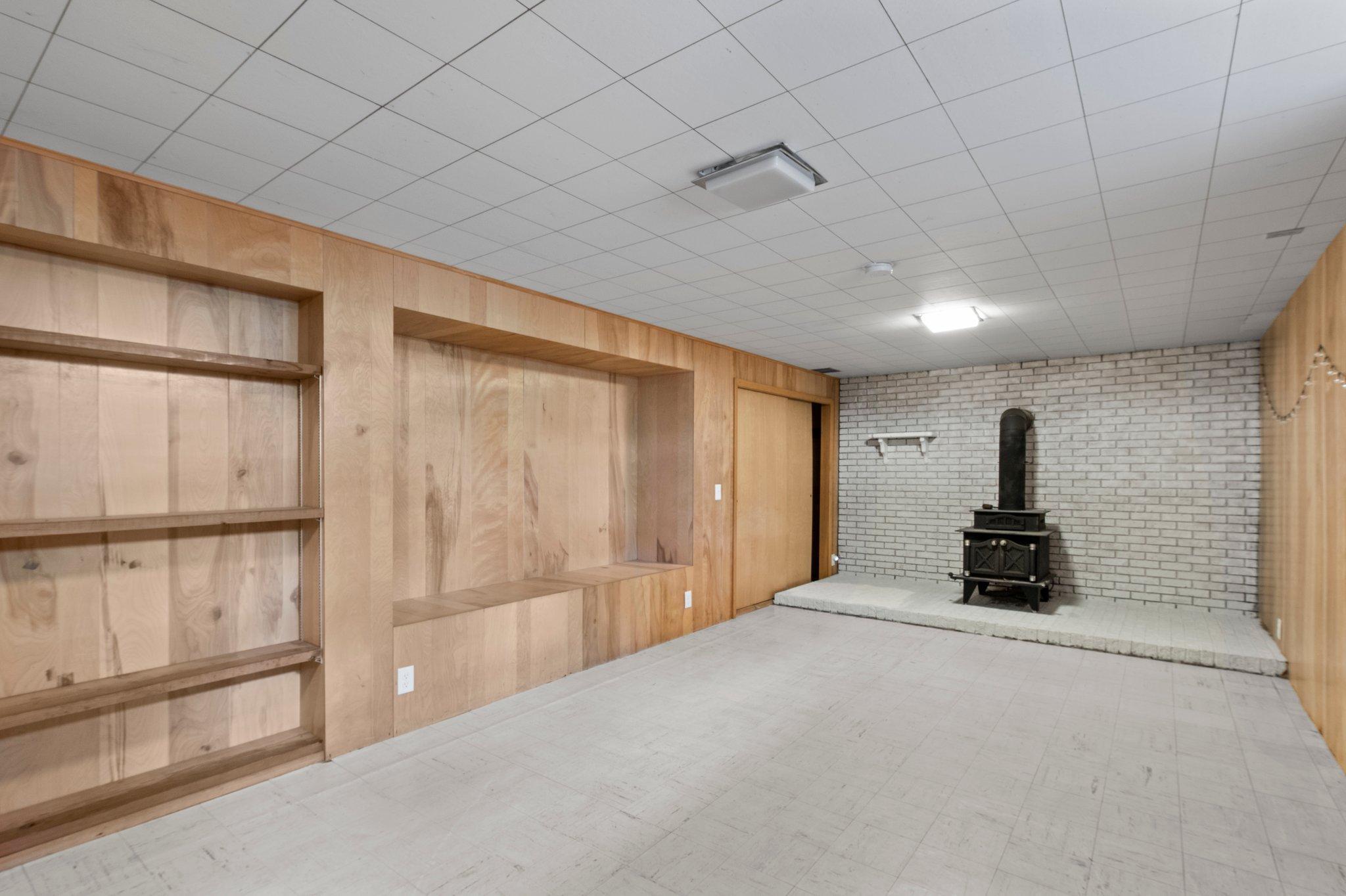 832 Cypress Street S