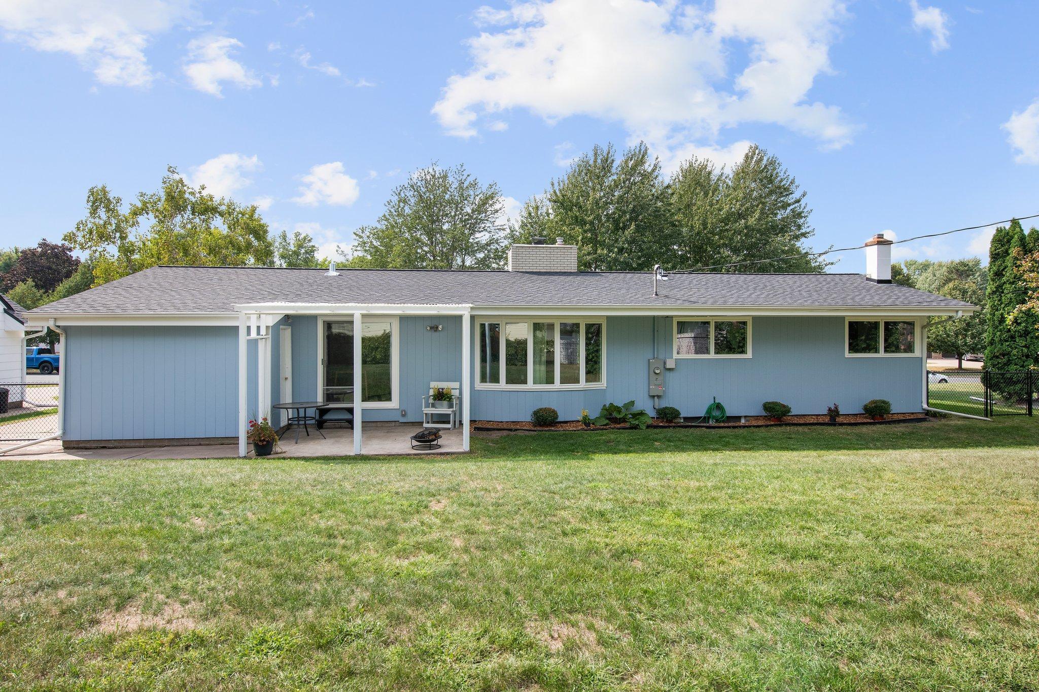 832 Cypress Street S