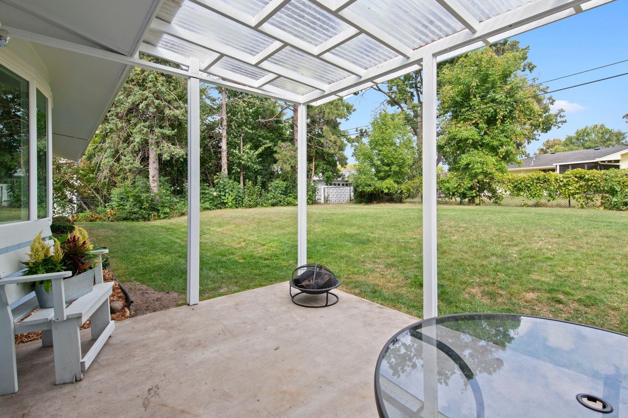 832 Cypress Street S