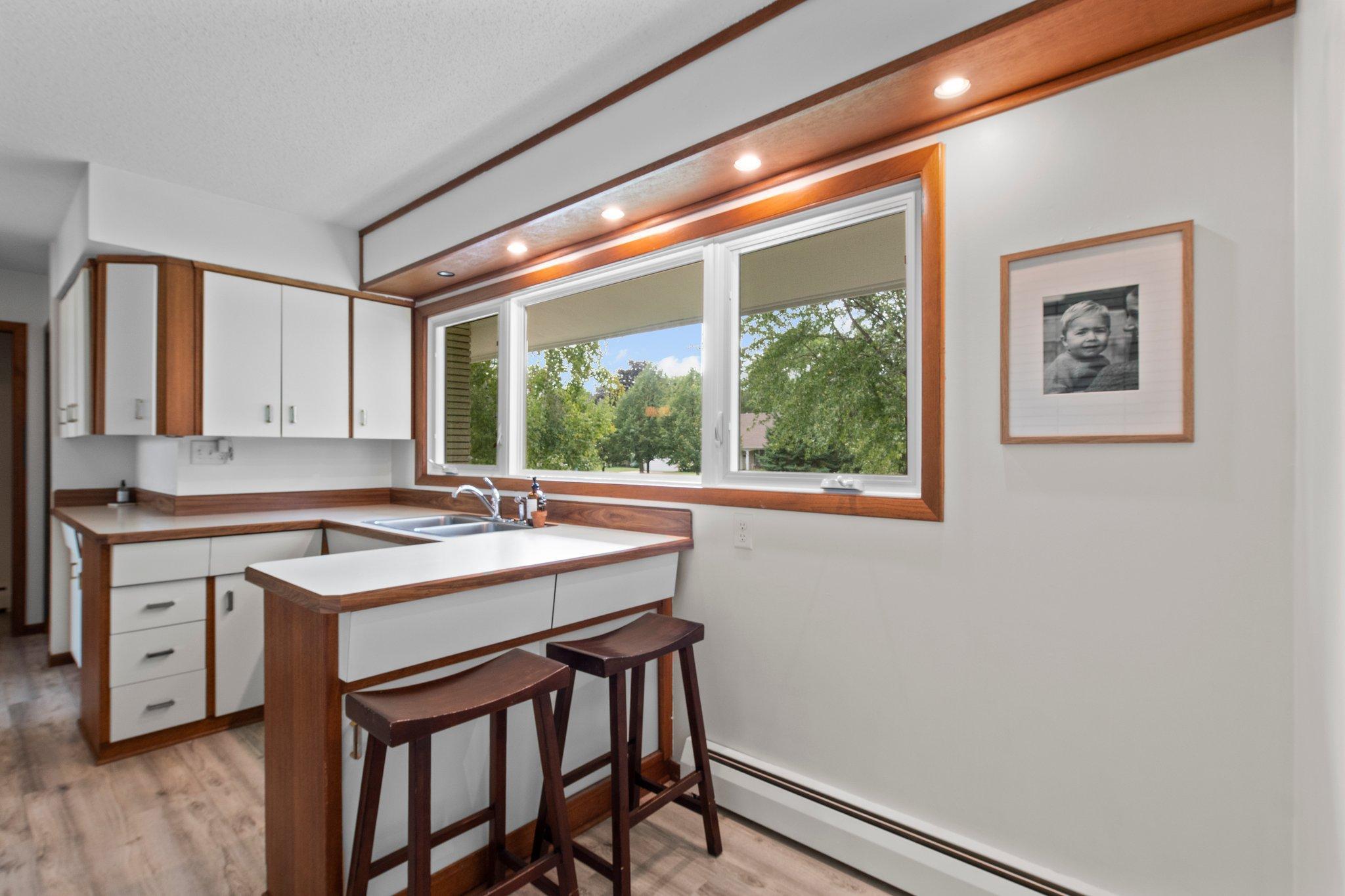 832 Cypress Street S