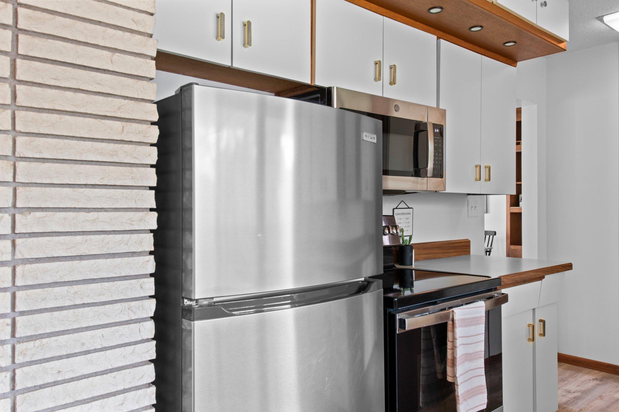 832 Cypress Street S