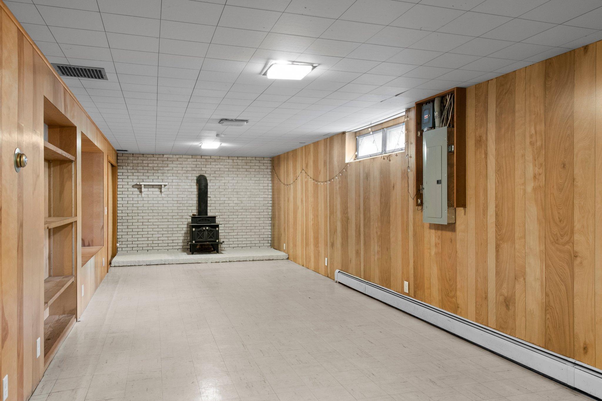 832 Cypress Street S