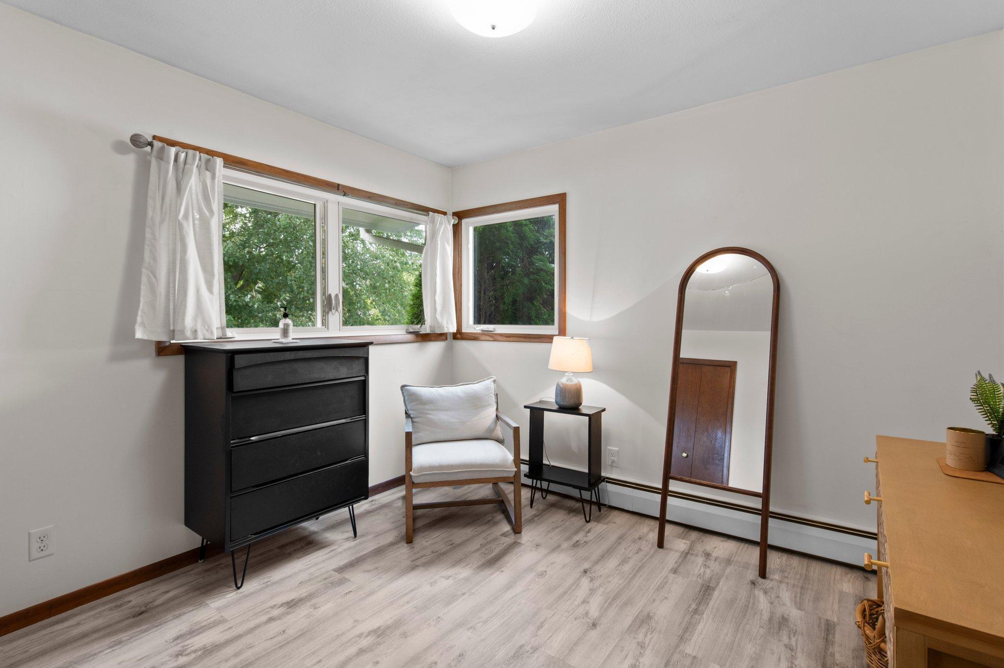 832 Cypress Street S