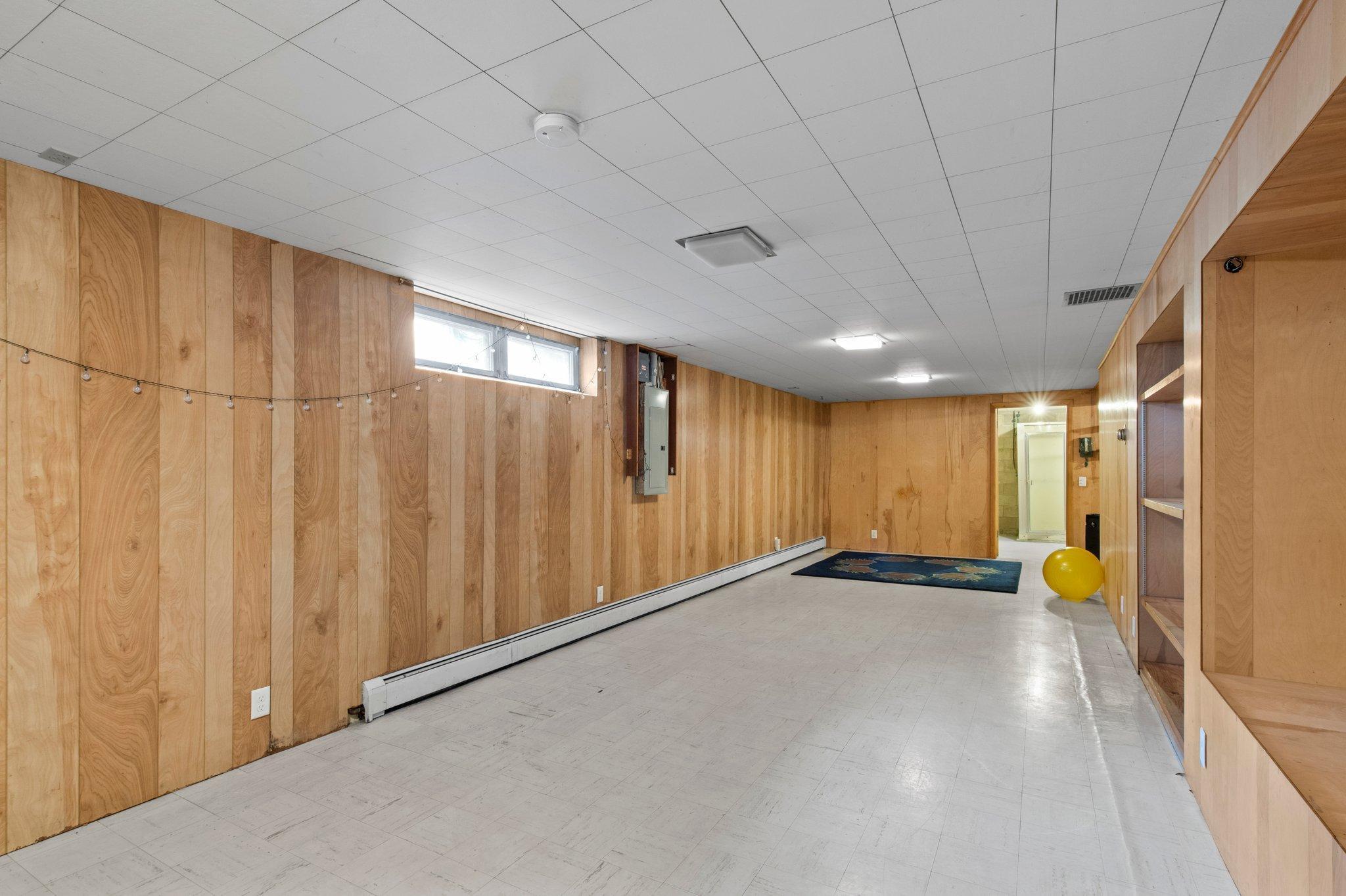 832 Cypress Street S