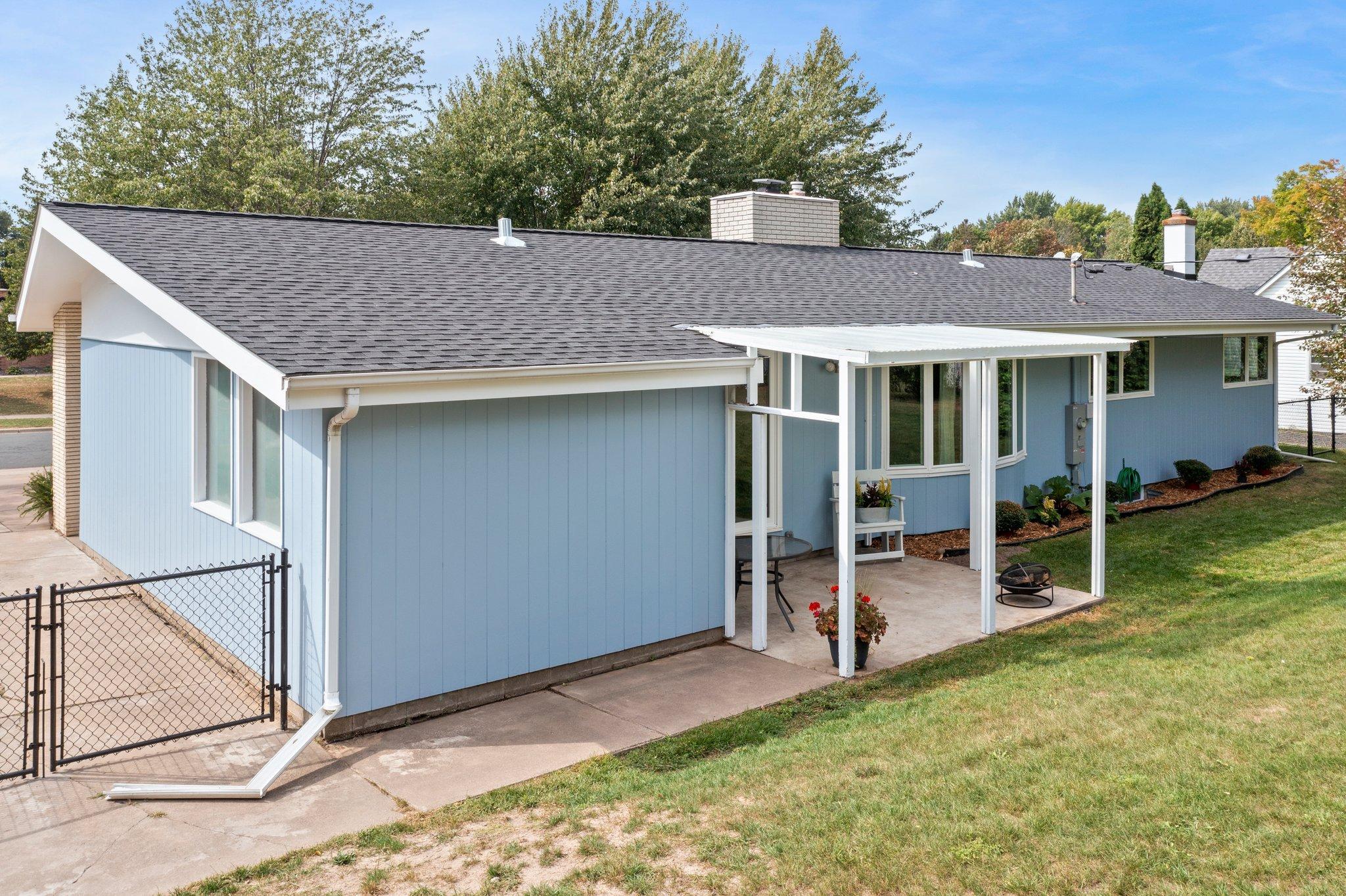 832 Cypress Street S