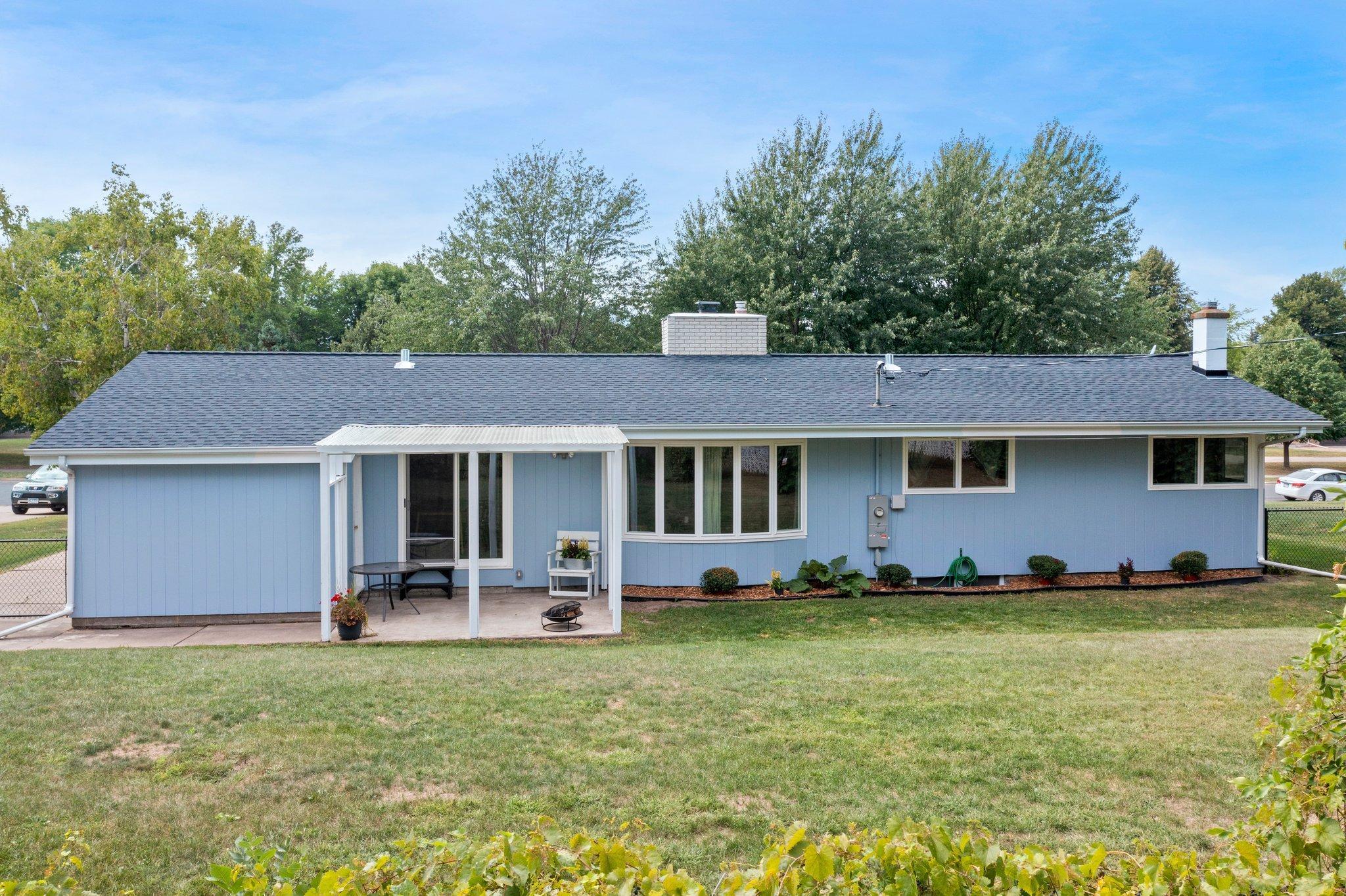 832 Cypress Street S