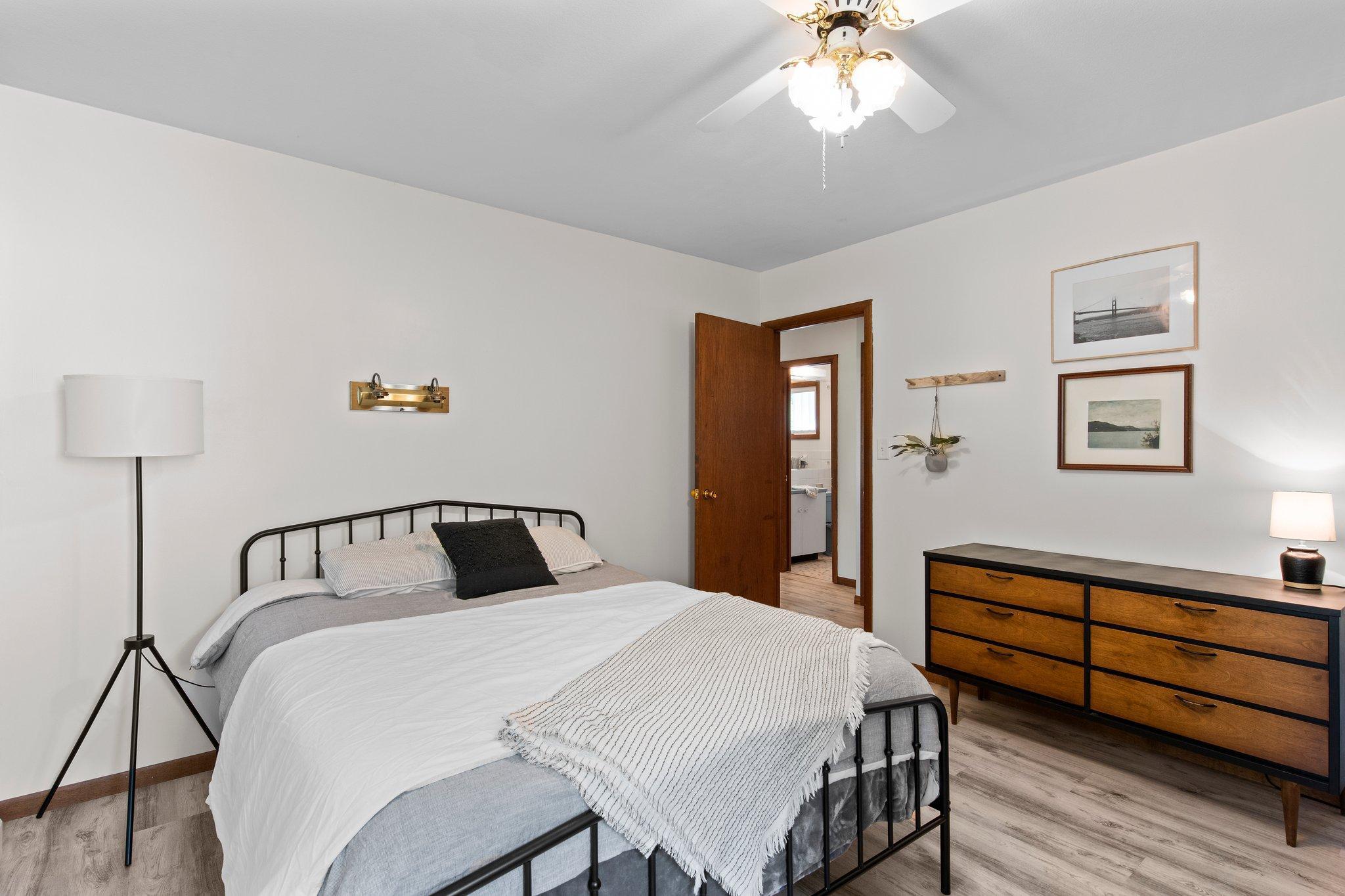 832 Cypress Street S