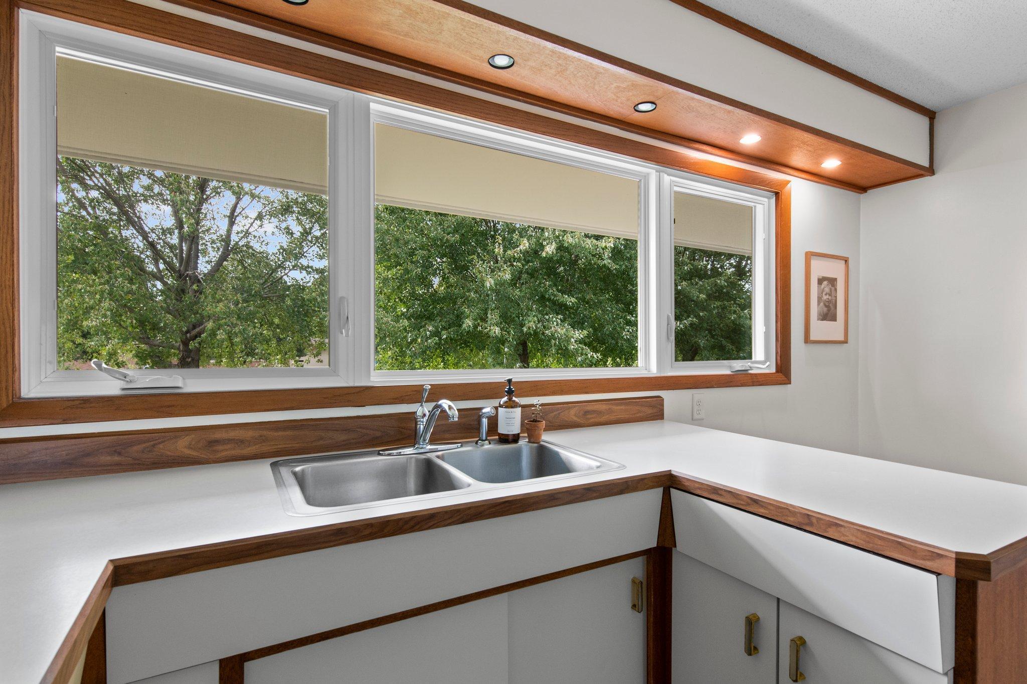 832 Cypress Street S