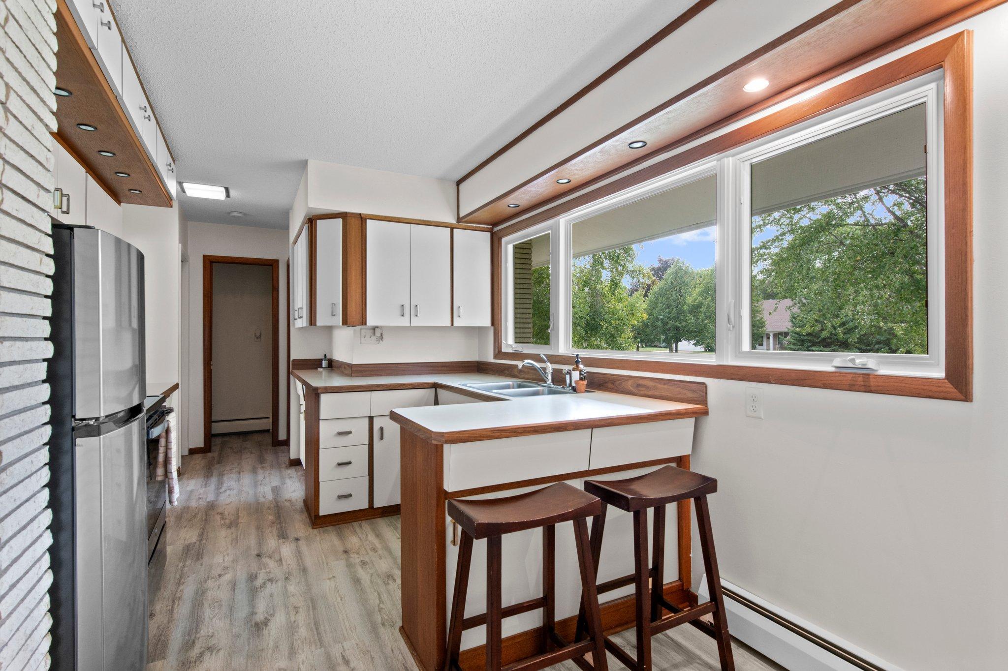 832 Cypress Street S