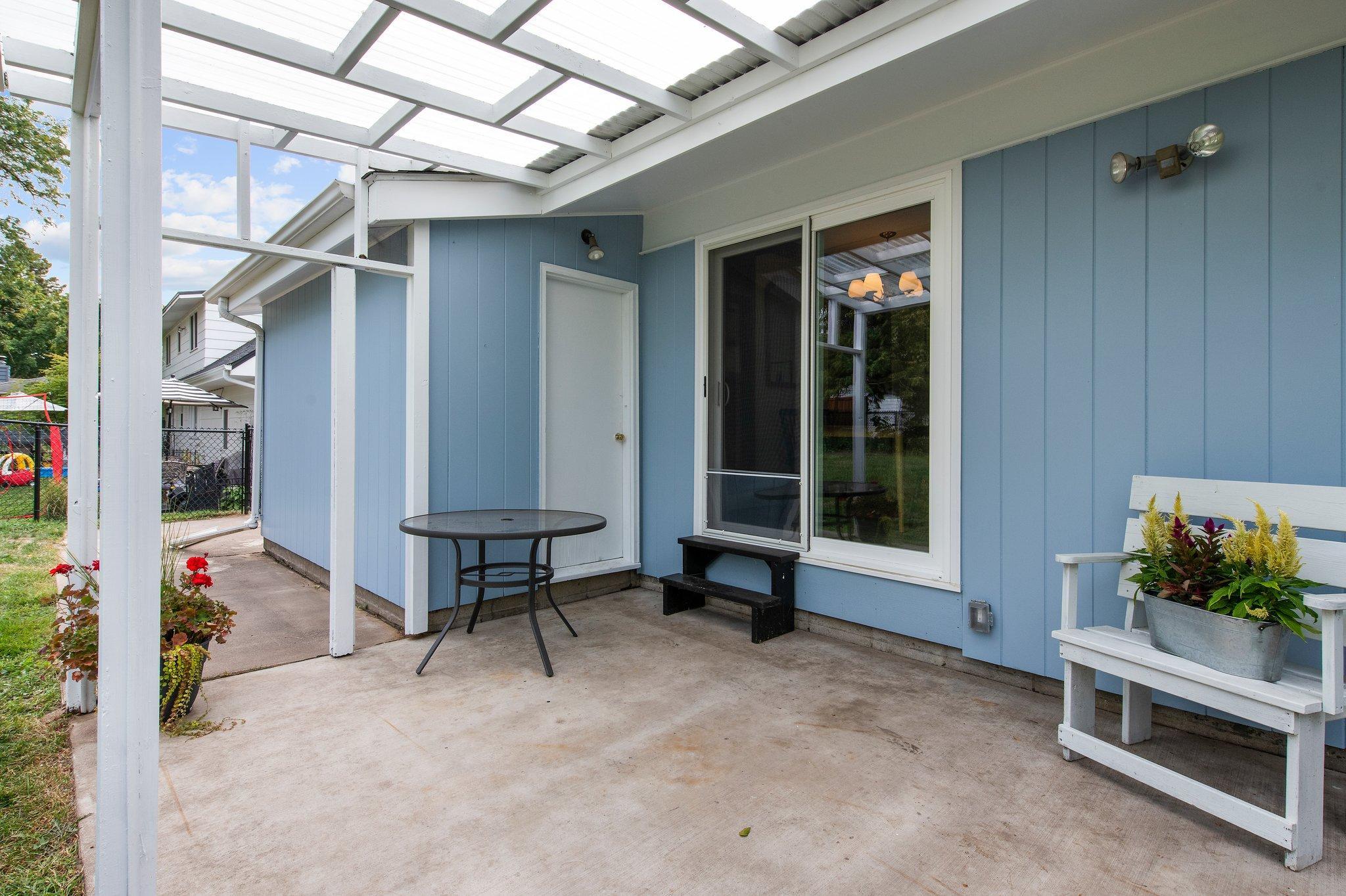 832 Cypress Street S