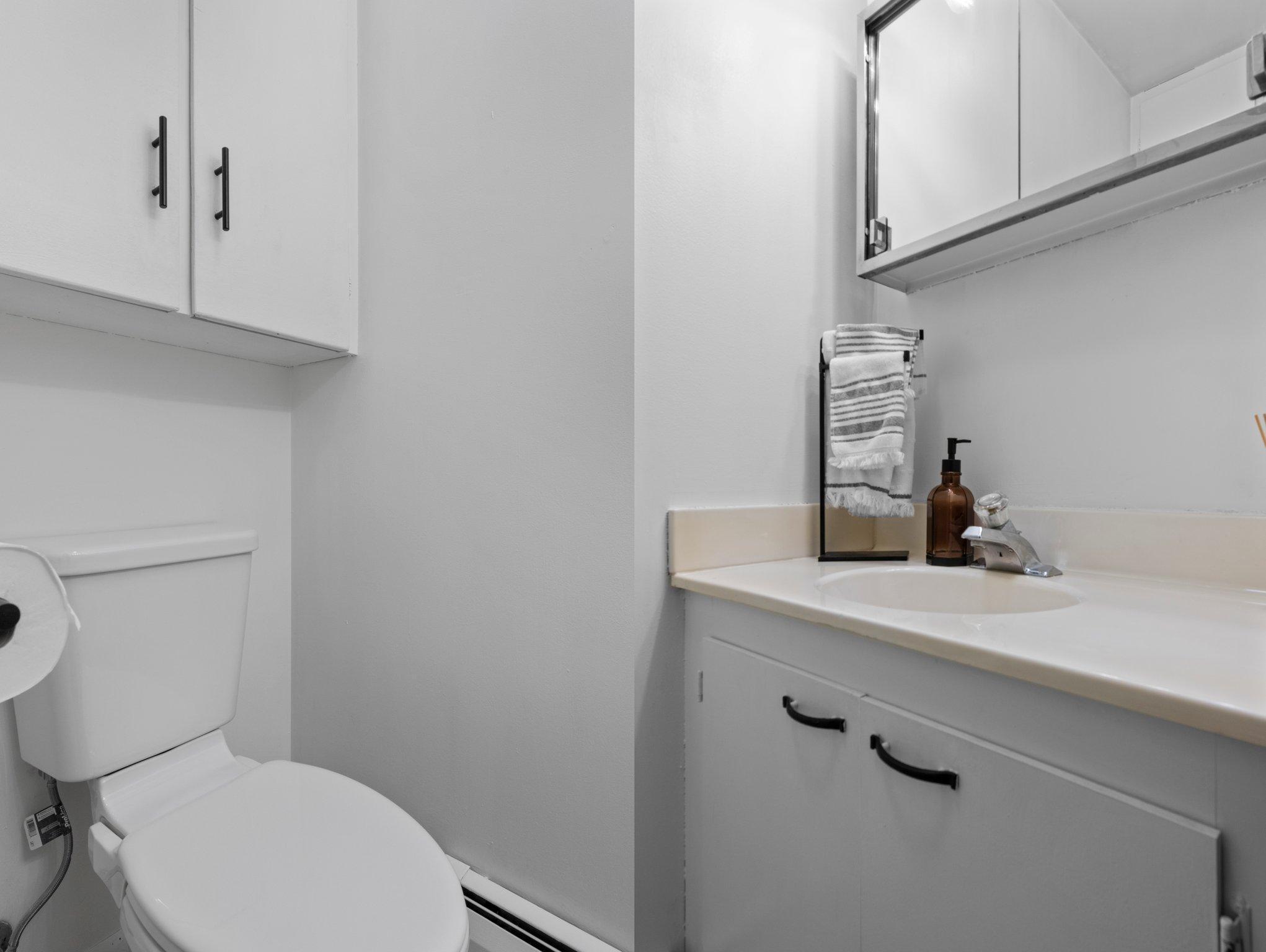 832 Cypress Street S