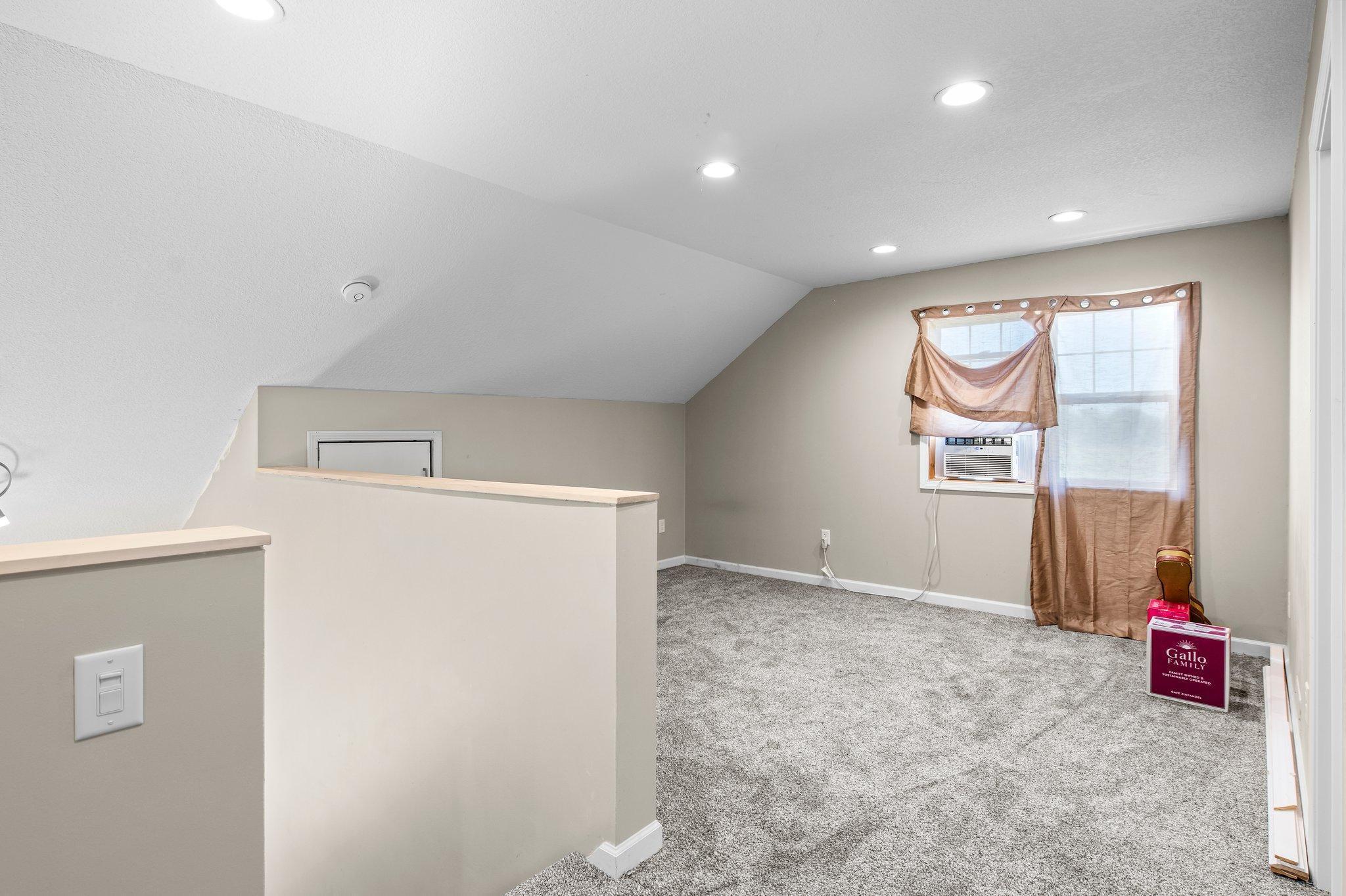 31360 Rochester Street NE