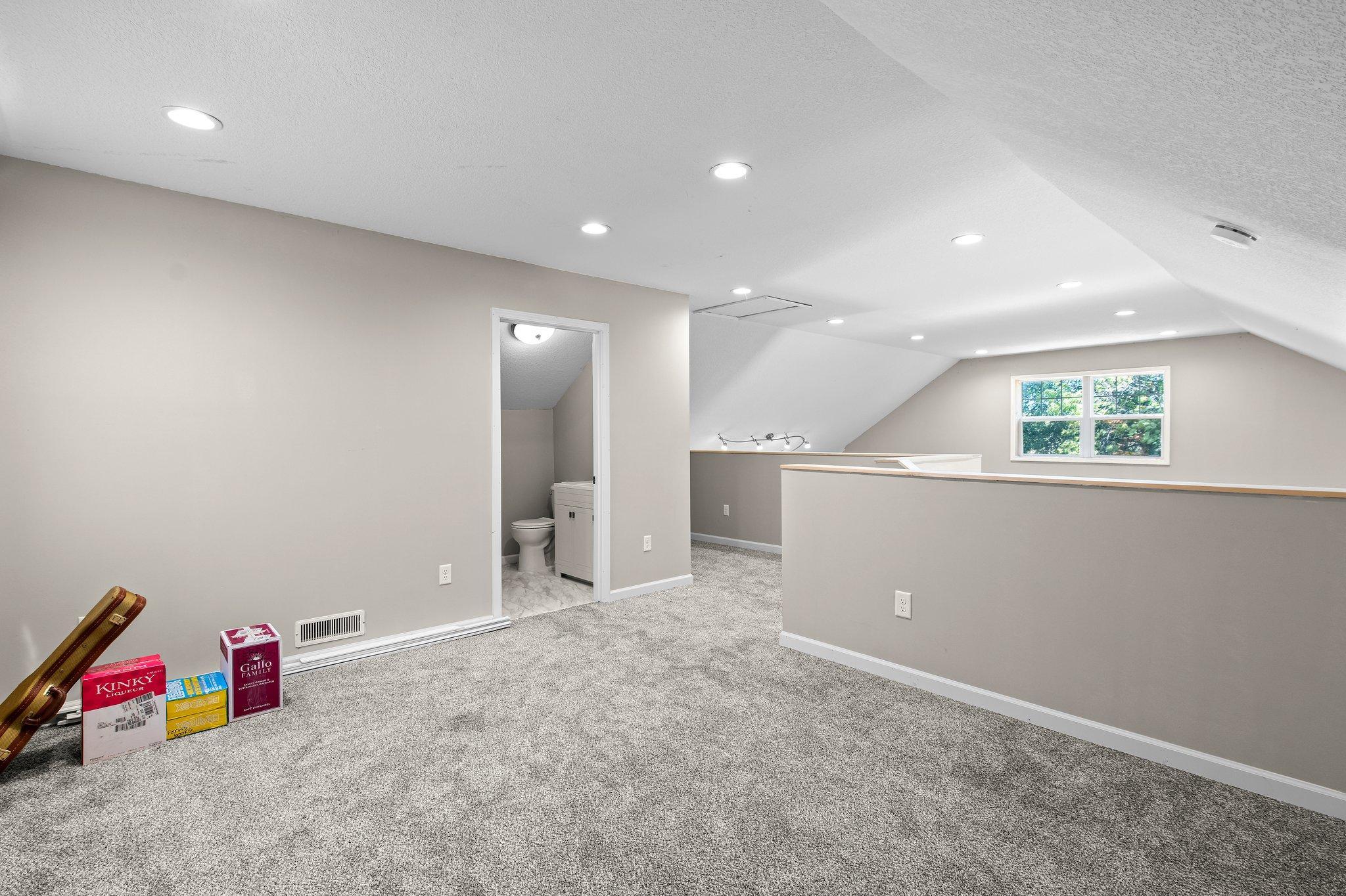 31360 Rochester Street NE