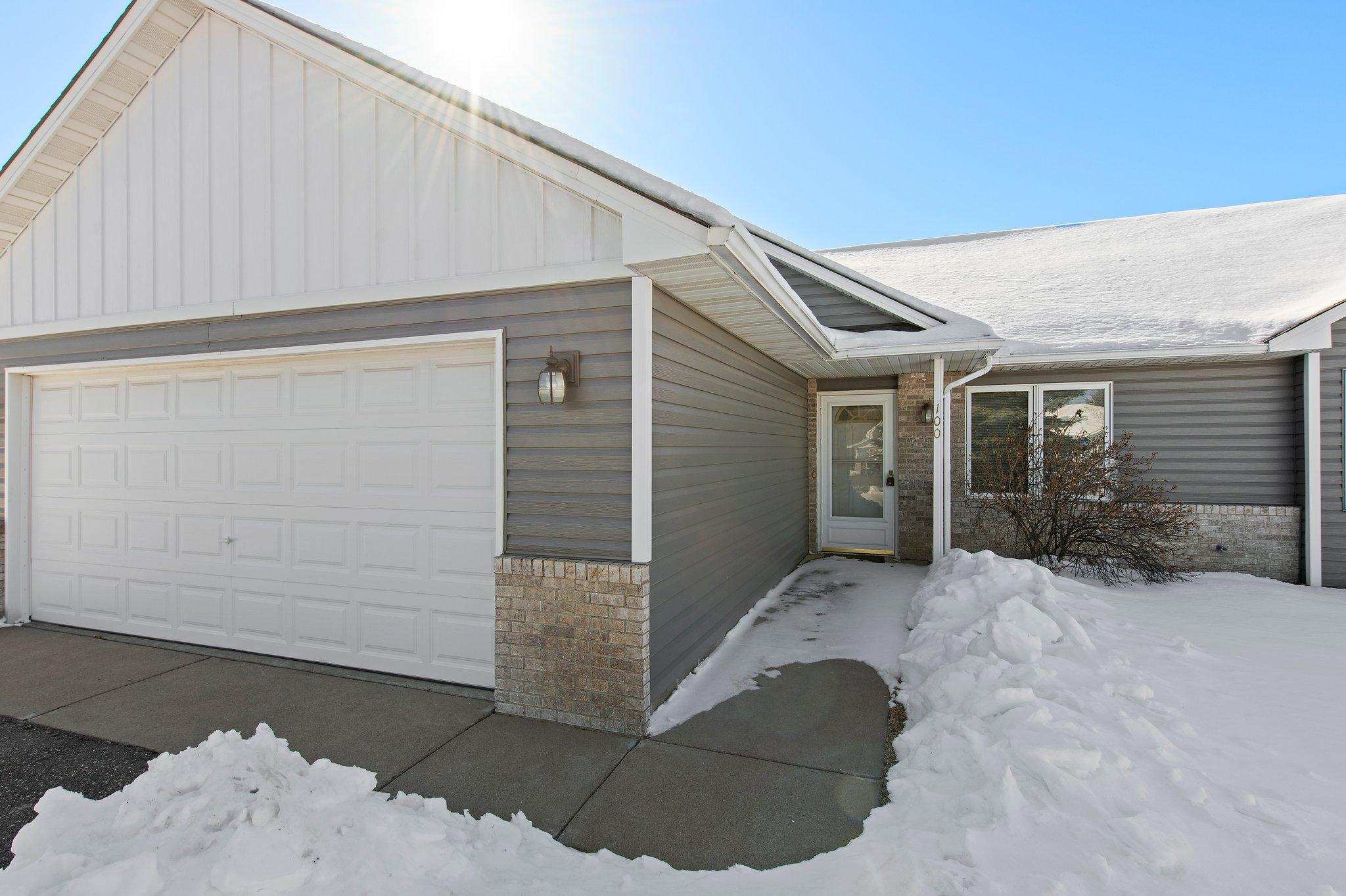 100 Rosewood Avenue NW