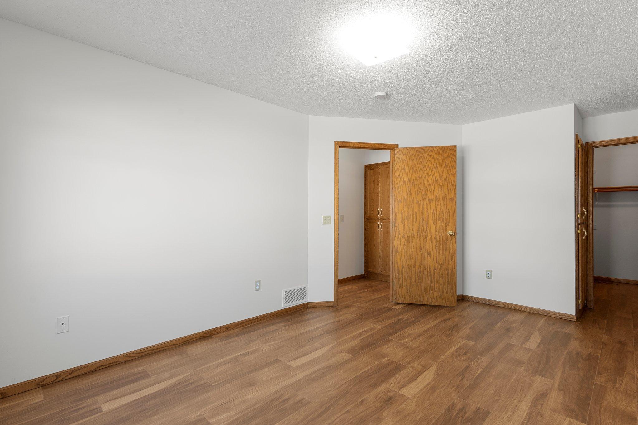 100 Rosewood Avenue NW