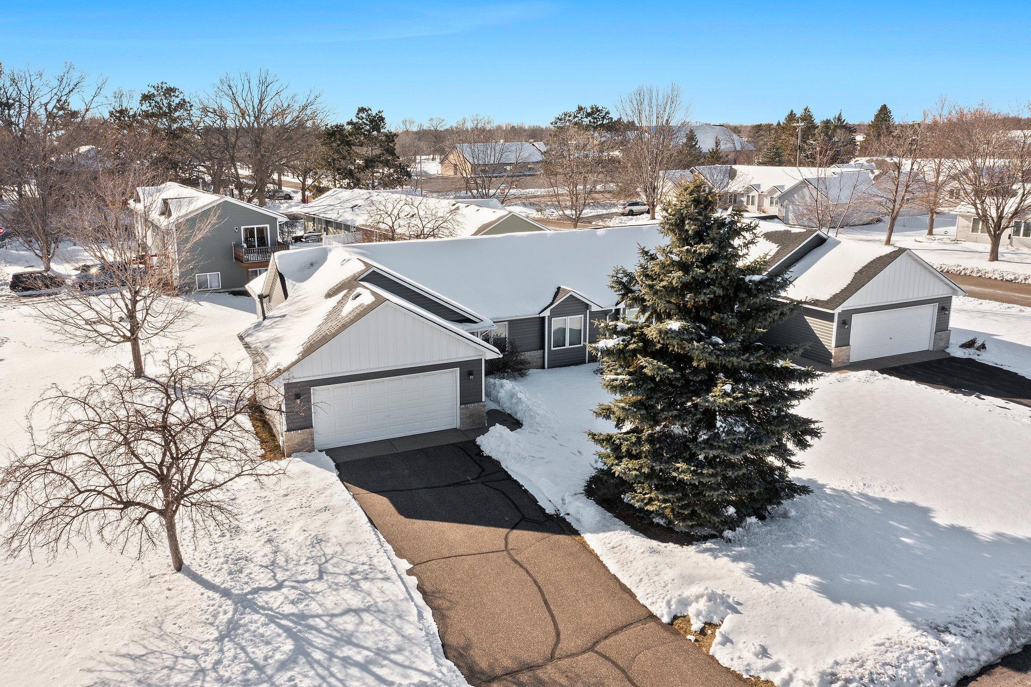 100 Rosewood Avenue NW