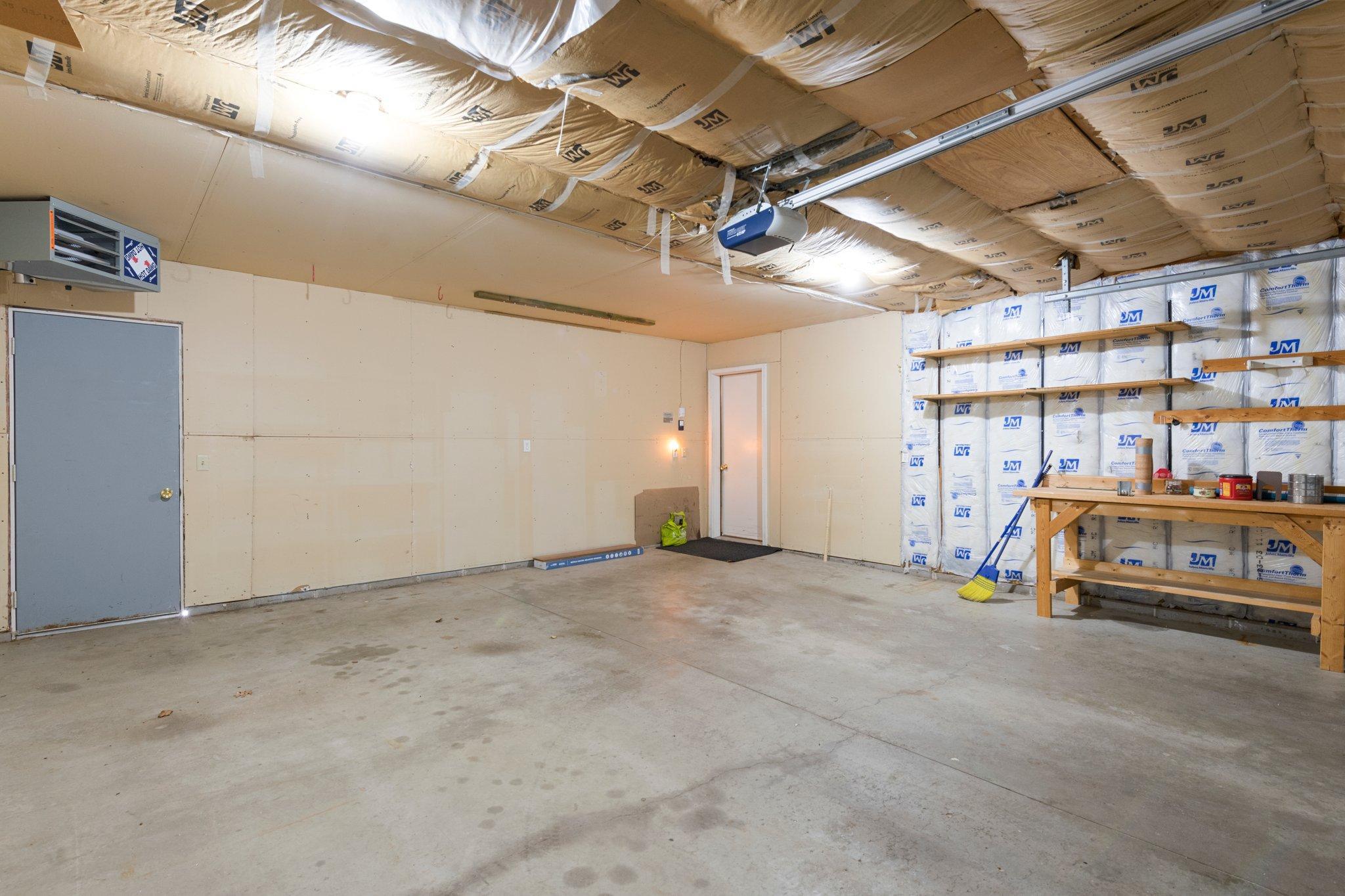 100 Rosewood Avenue NW