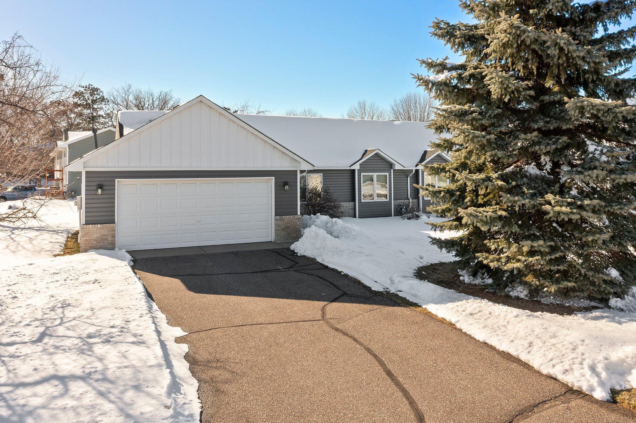 100 Rosewood Avenue NW