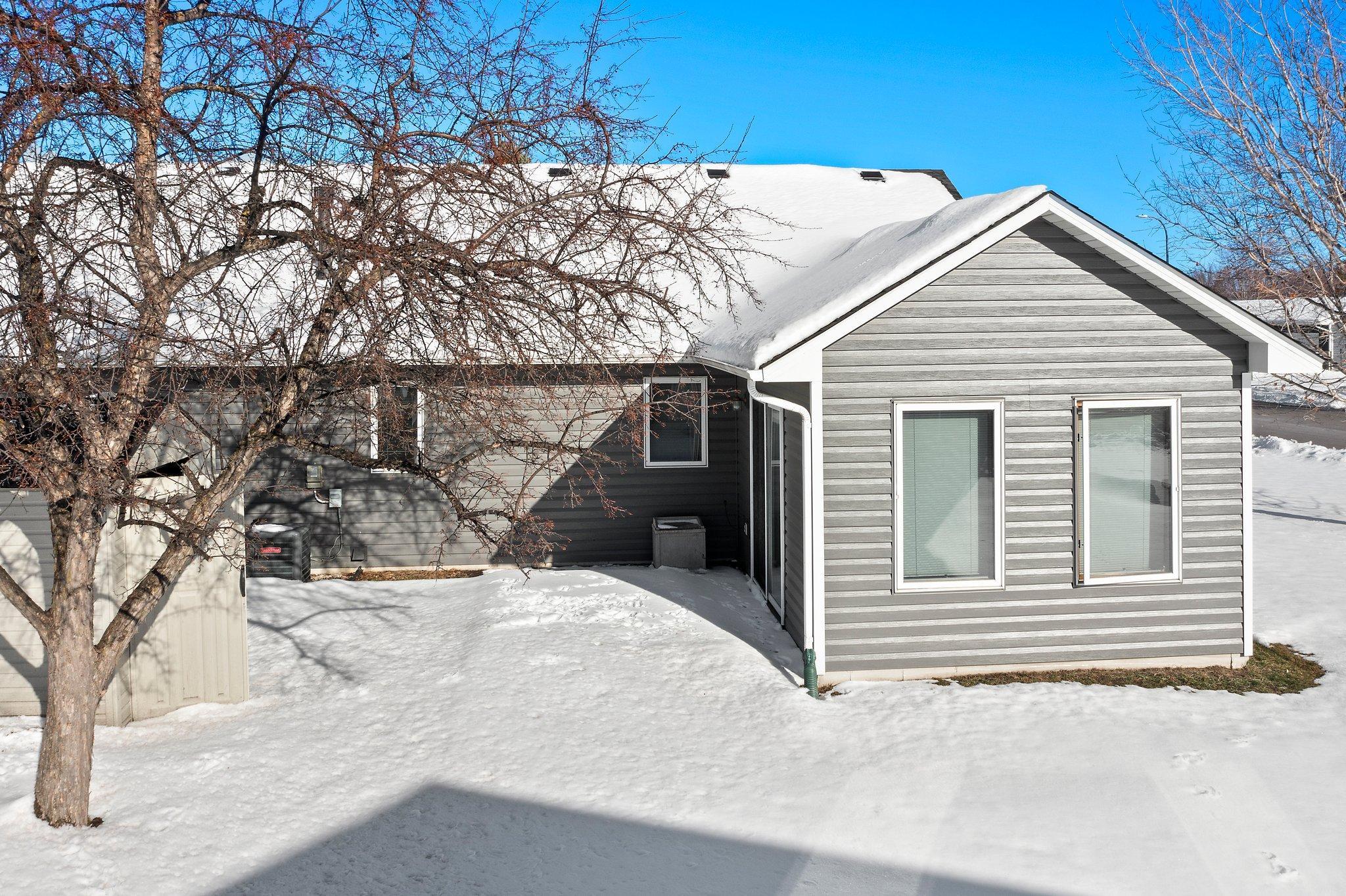 100 Rosewood Avenue NW