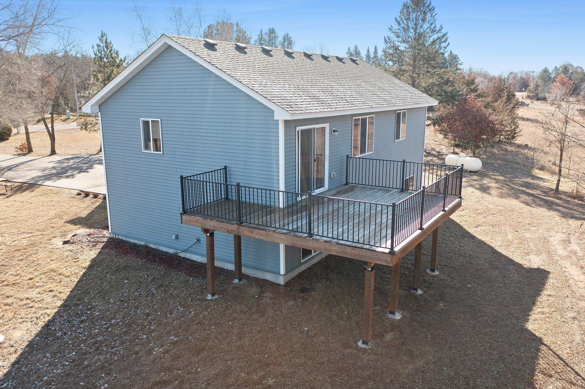 3265 Riverbank Drive NW